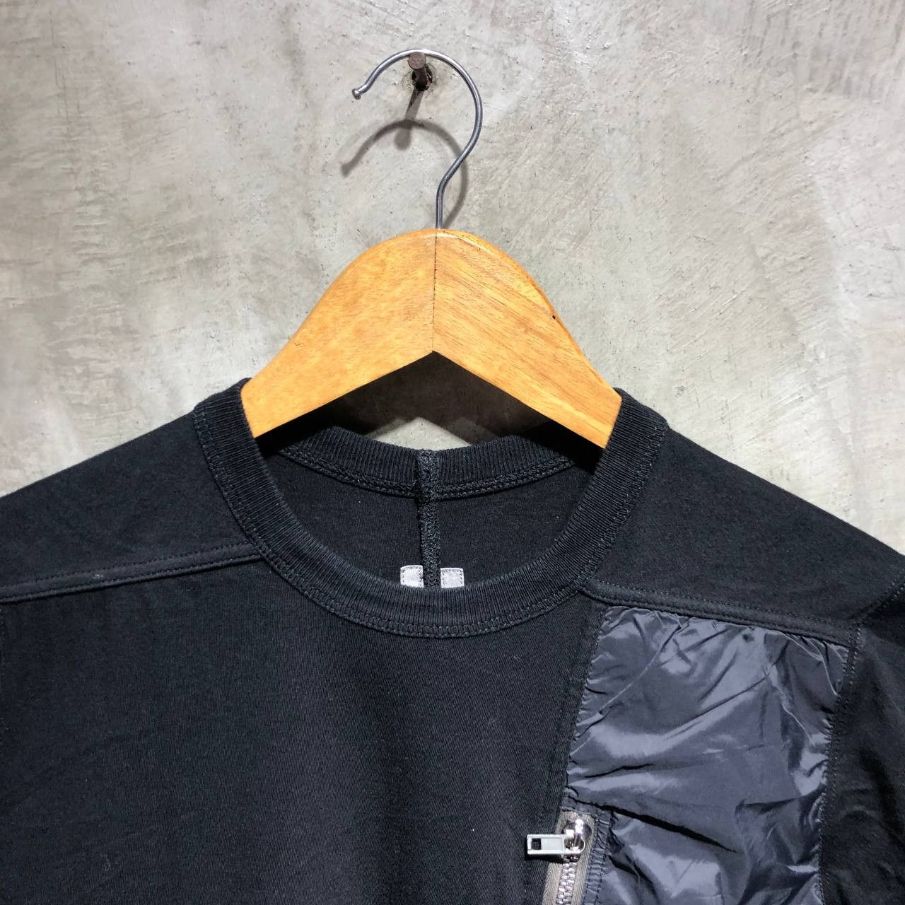 Rick Owens Rick Owens Short sleeve zip pocket black on black tee Size US S / EU 44-46 / 1 - 3 Thumbnail
