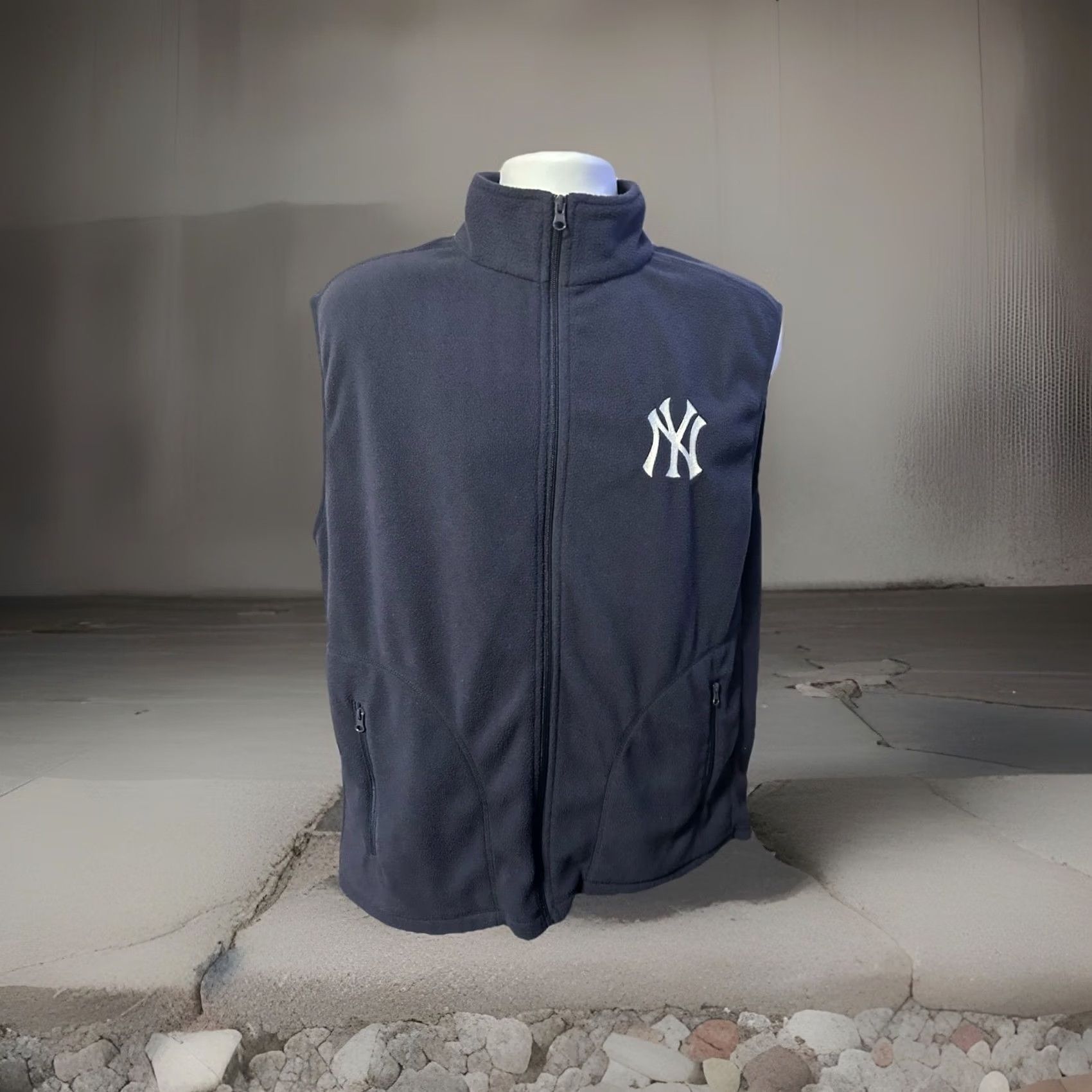 Vintage New York Yankees Vest Full Zip Men XL Navy Embroidered NY Chest Pockets Yanks Size US XL / EU 56 / 4 - 6 Thumbnail