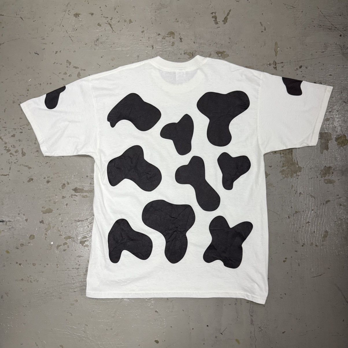 Vintage Vintage 90s Cowmooflage Cow All Over Print Tee Size US XL / EU 56 / 4 - 7 Thumbnail