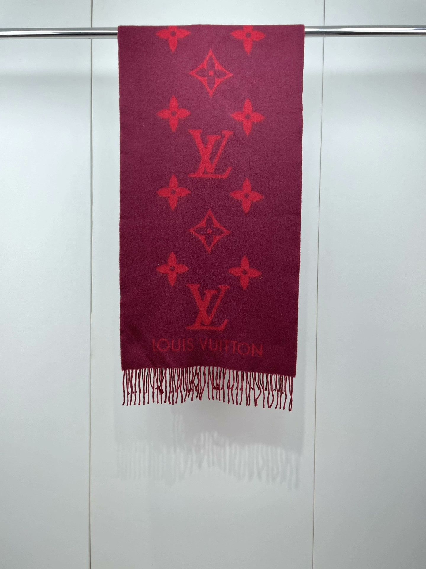 Louis Vuitton LV Red Monogram Cashmere Fringe Scarf Size ONE SIZE - 1 Thumbnail