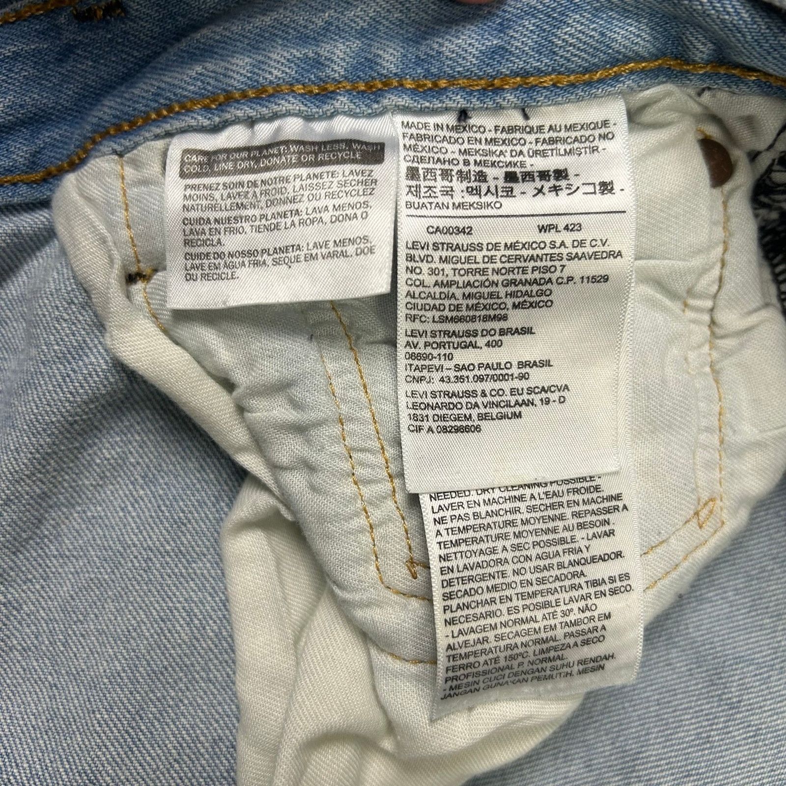 Levi's Vintage Levi’s 501 Button Fly Denim Blue Jeans Size US 36 / EU 52 - 4 Thumbnail