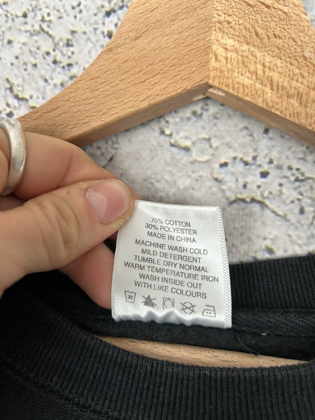 Pleasures Pleasures Spellout Center Logo Crewneck Streetwear Hype Size US L / EU 52-54 / 3 - 5 Thumbnail