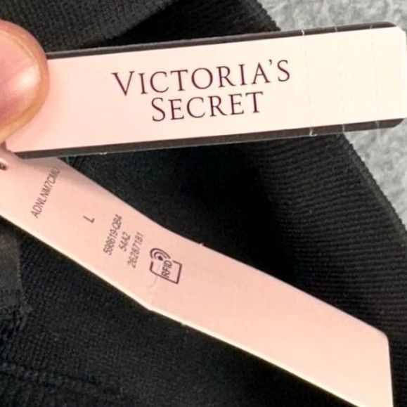 Victoria's Secret Victoria's Secret Leggings Cropped Pants Black High Rise Yoga Womens Large Size 36" / US 14 / IT 50 - 3 Thumbnail