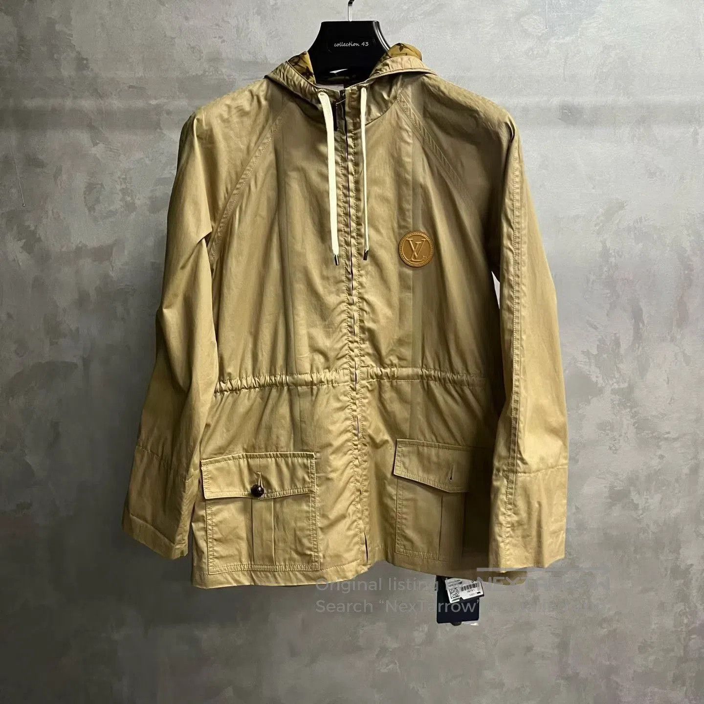 Louis Vuitton Louis Vuitton 2024 Beige Logo Hooded Parka. Size XXS / US 00 / IT 34 - 1 Thumbnail