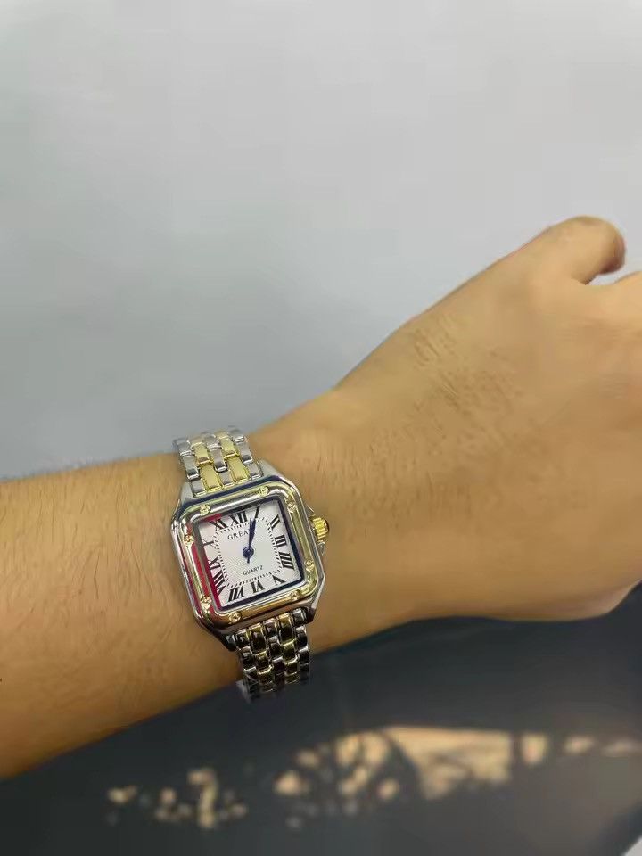 Vintage Vintage 90s black dial luxury style quartz silver watch Size ONE SIZE - 3 Thumbnail