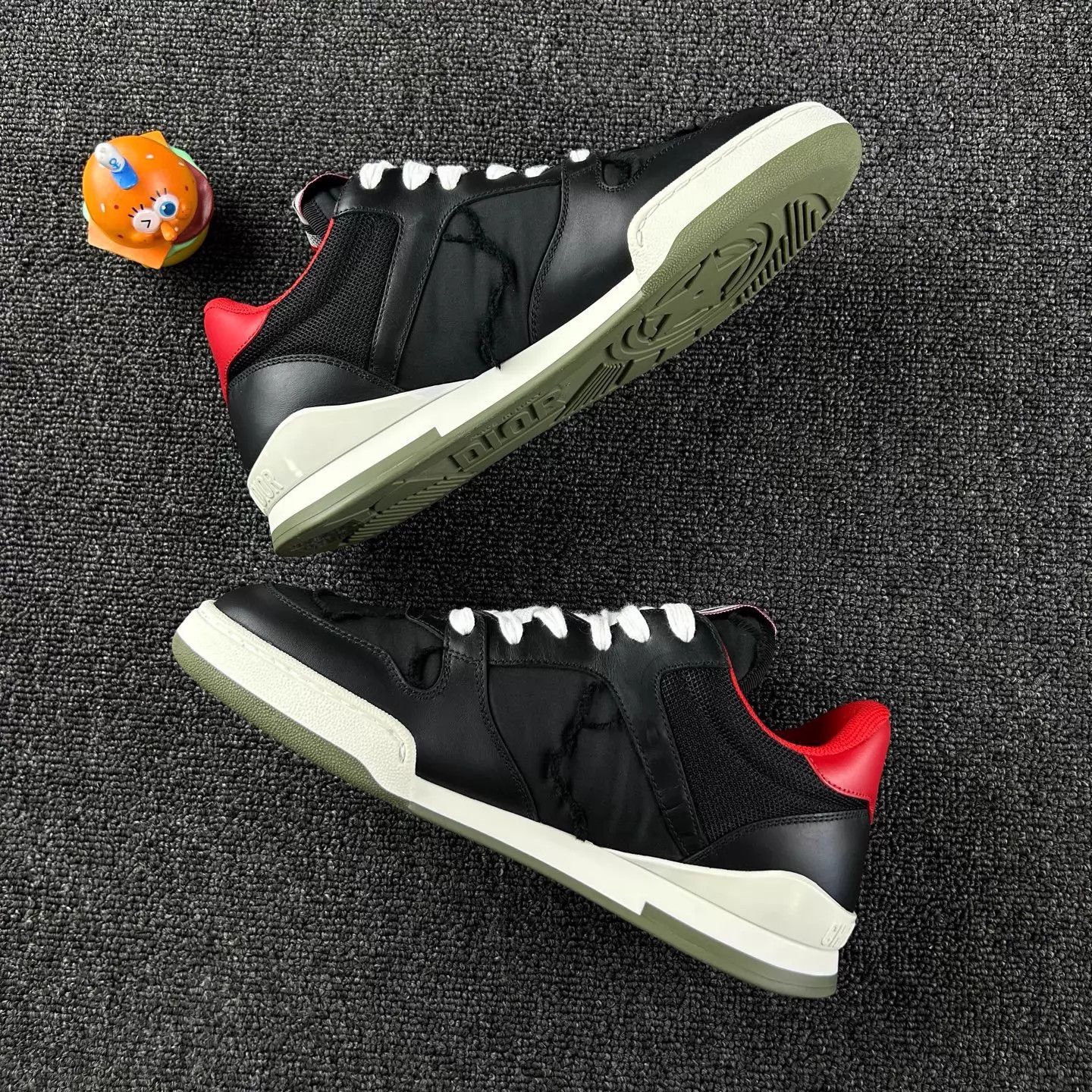 Dior Dior Black Red Colorblocked Bee Sneakers EUR 38 Size US 7.5 / IT 37.5 - 3 Thumbnail