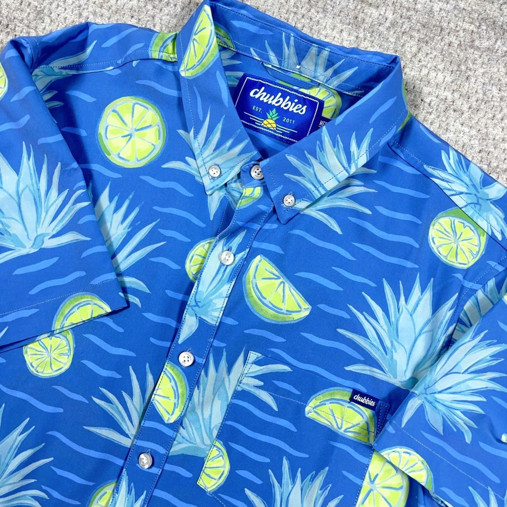 Chubbies Chubbies Shirt Medium Blue Hawaiian Camp Button Up Lemon Kiwi Print Hula Men Size US M / EU 48-50 / 2 - 4 Thumbnail