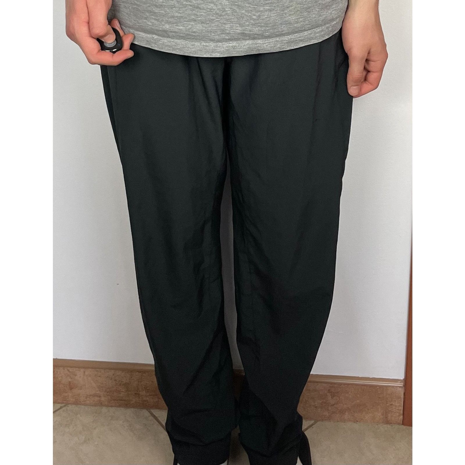 Nike × Vintage Nike Dri-Fit Womens Black Swoosh Ankle Zip Woven Pant Medium Size 30" / US 8 / IT 44 - 2 Thumbnail