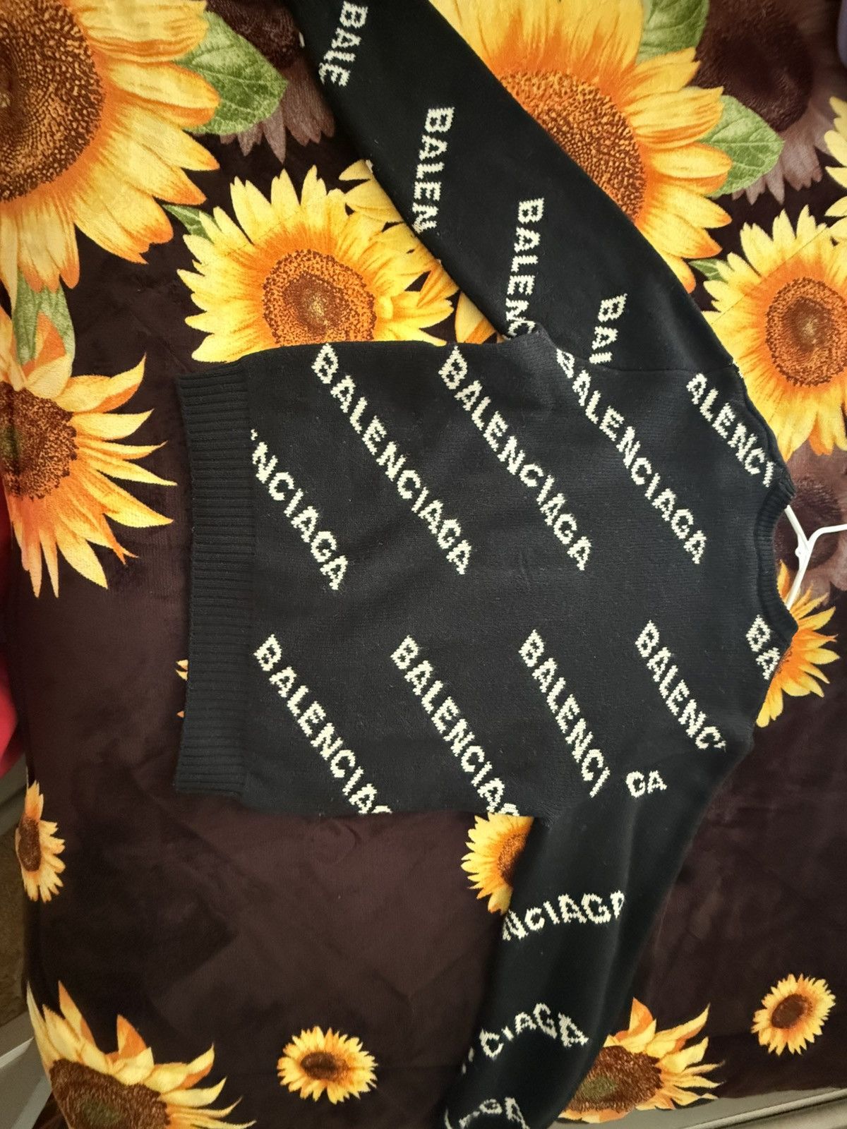Balenciaga Balenciaga Allover logo sweater Size US M / EU 48-50 / 2 - 5 Thumbnail