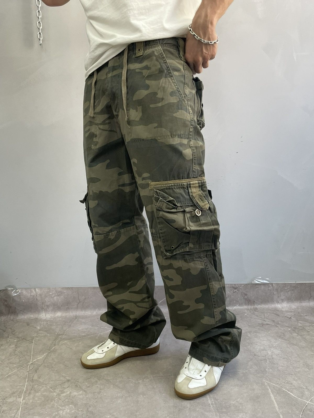 Japanese Brand Carharttt style y2k camo baggy cargo pants japanese style Size US 31 - 3 Thumbnail