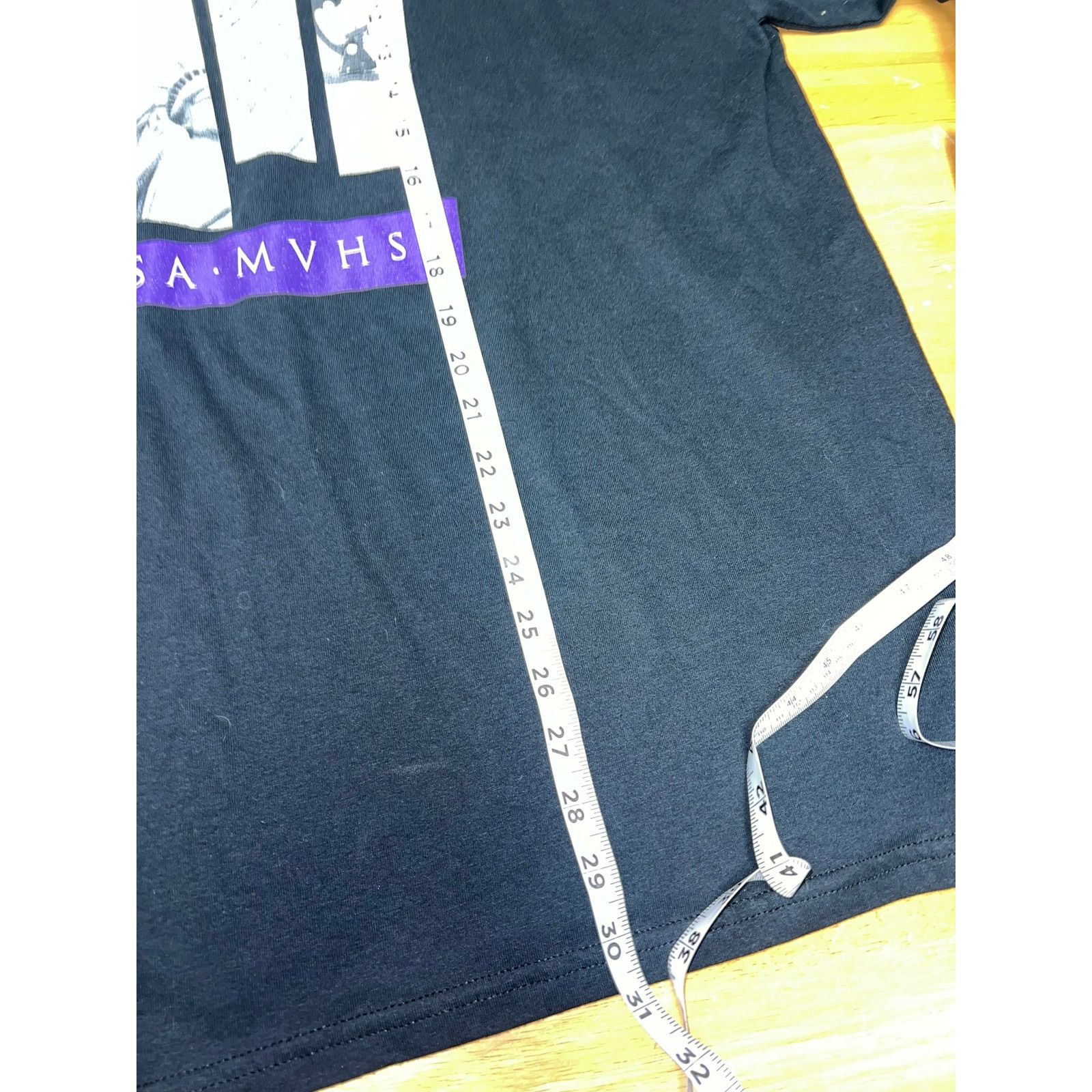 Gildan Vinage Lisa MVHS Shirt Leaders innovators Scholars Artists Size US XL / EU 56 / 4 - 8 Thumbnail
