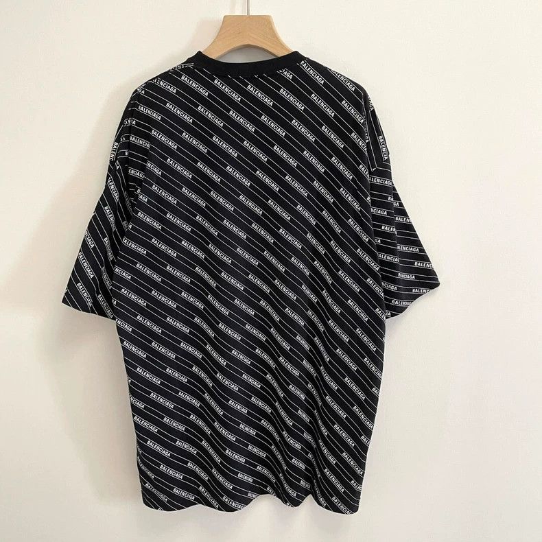 Balenciaga Balenciaga Full Print Short Sleeve Size US S / EU 44-46 / 1 - 2 Thumbnail