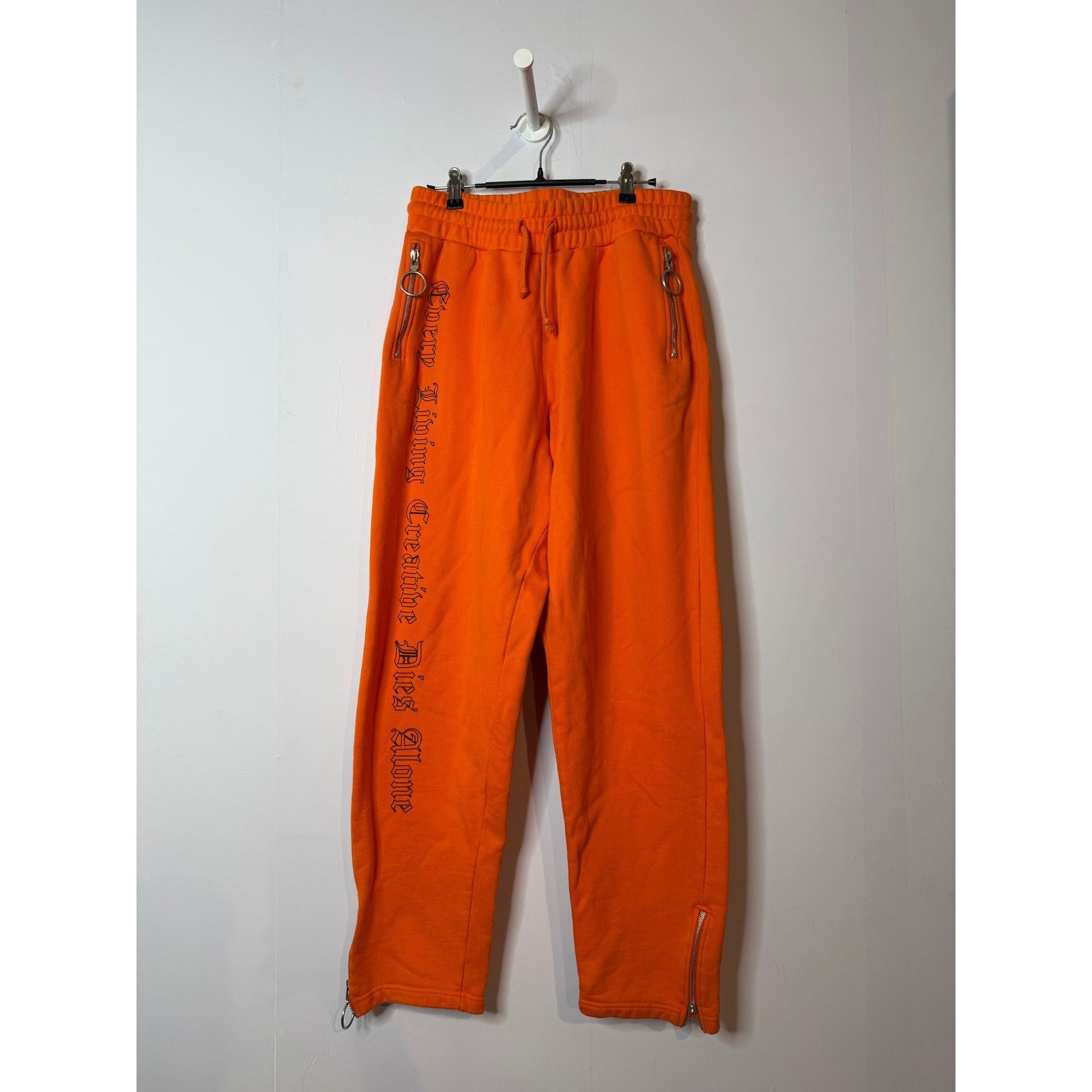 Off-White Off-White Vlone Orange Sweatpants Size US 30 / EU 46 - 1 Thumbnail