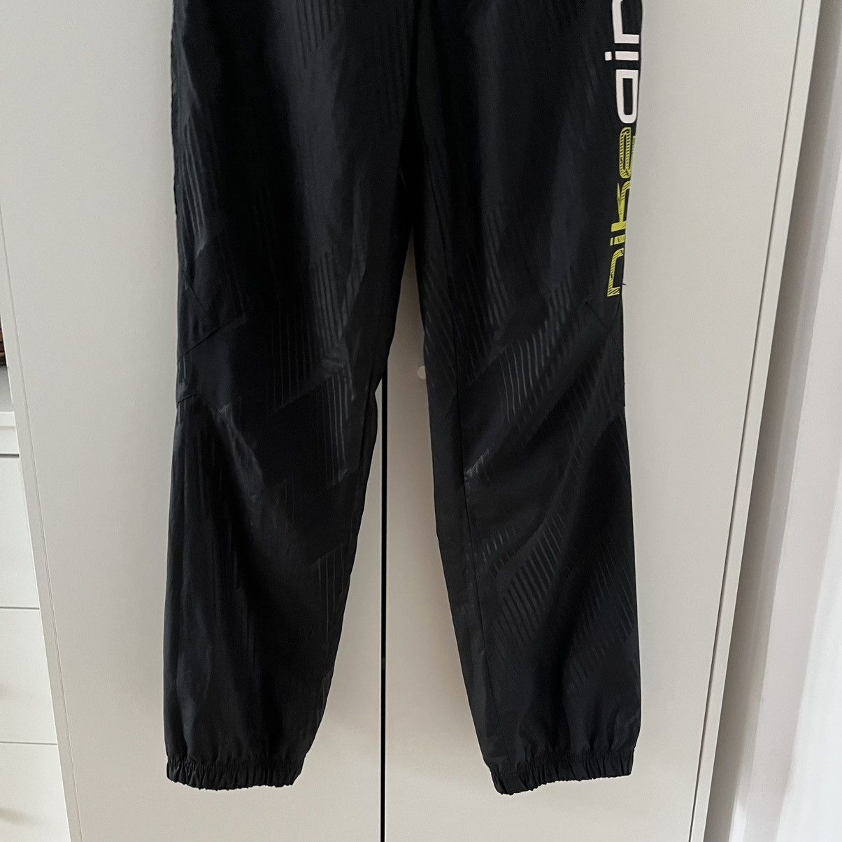 Nike Nike Swoosh Nylon Track Black Sweatpants Streetwear Baggy Size US 32 / EU 48 - 3 Thumbnail