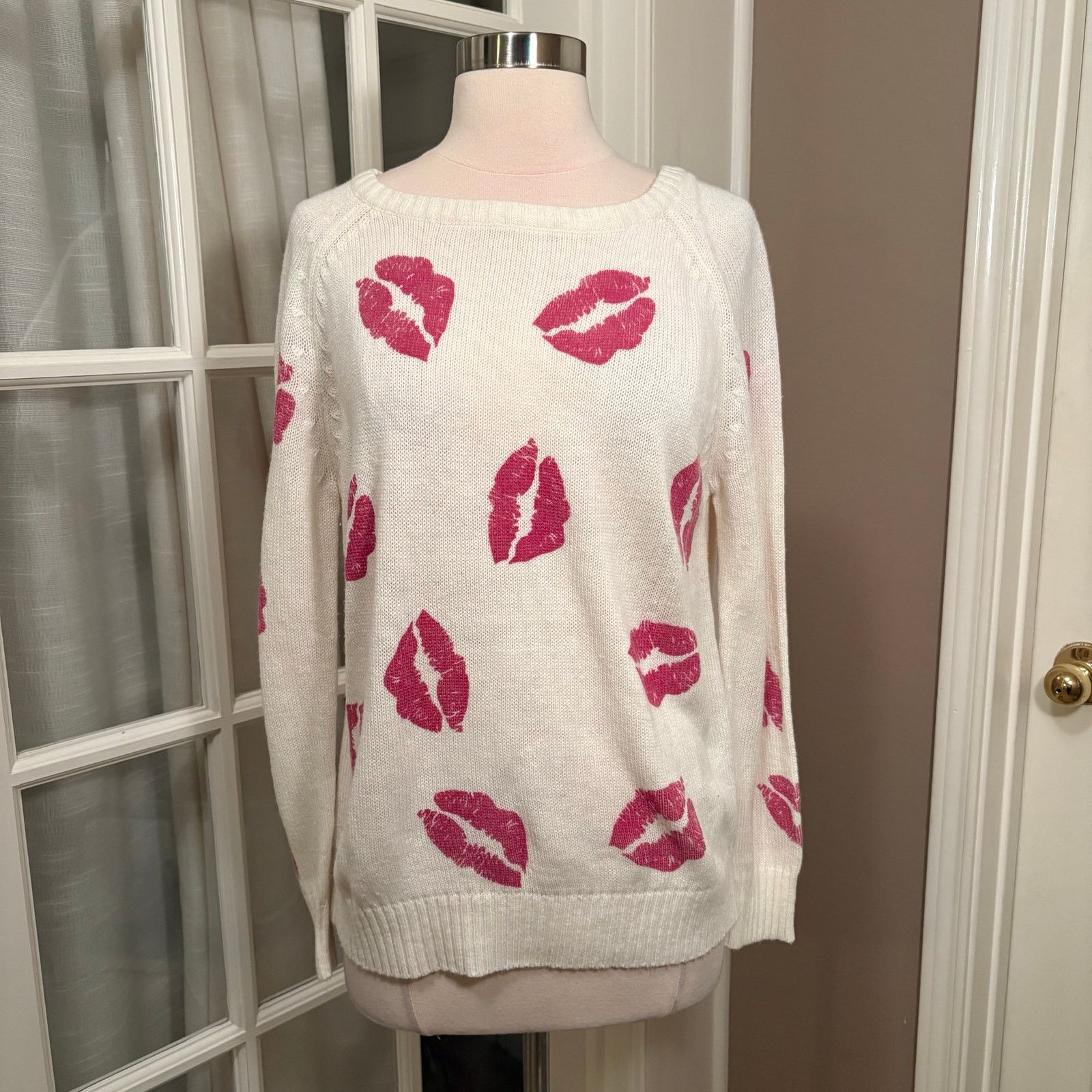 Other Rhapsody Women’s Small White Sweater Pink Lip Print Size S / US 4 / IT 40 - 1 Thumbnail