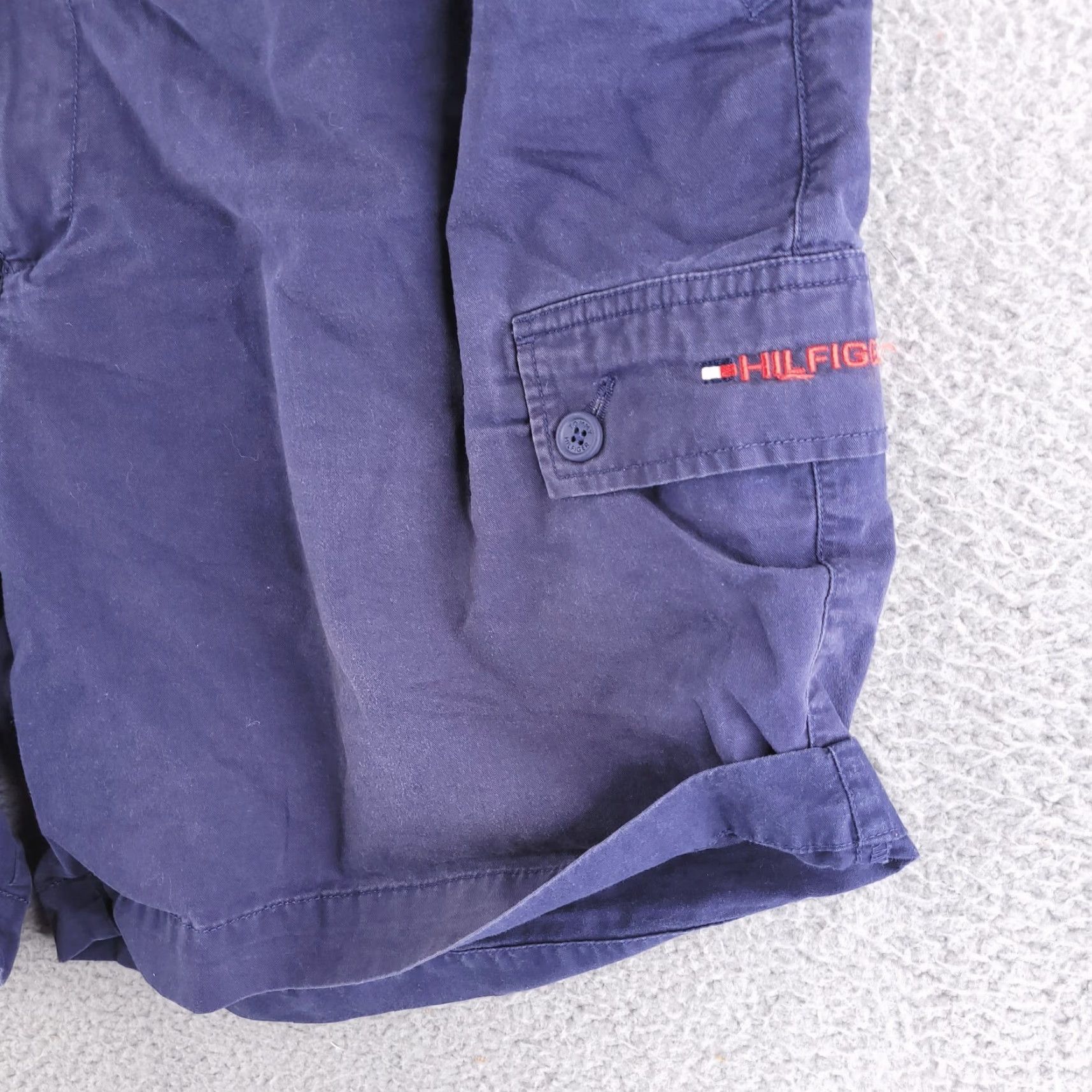 Tommy Hilfiger VINTAGE Tommy Hilfiger Shorts Mens 40 Blue Cargo Distressed Size US 40 / EU 56 - 2 Thumbnail