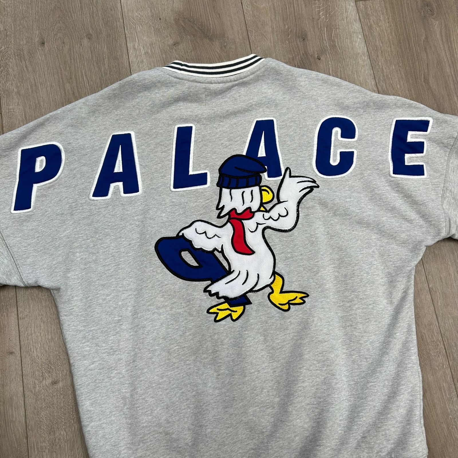 Palace FW20 Palace Chilly Duck Out Drop Shoulder Crewneck Medium Size US M / EU 48-50 / 2 - 7 Thumbnail