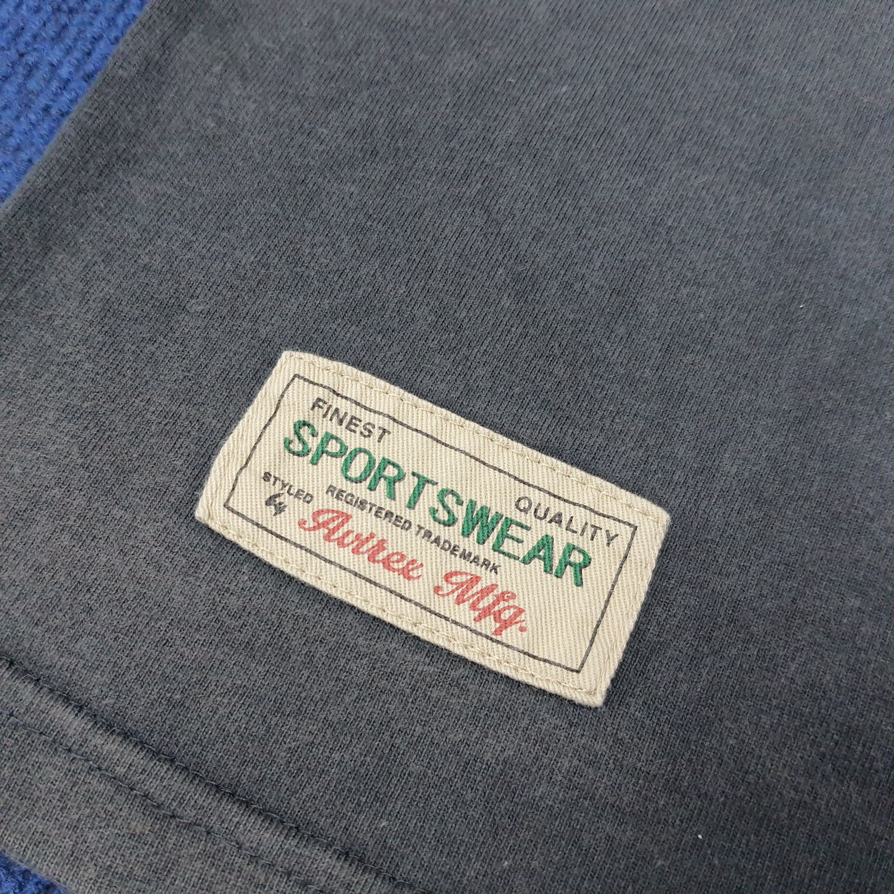 Avirex × Vintage Vintage Authentic Garments Avirex USA Tshirt Size US XL / EU 56 / 4 - 4 Thumbnail