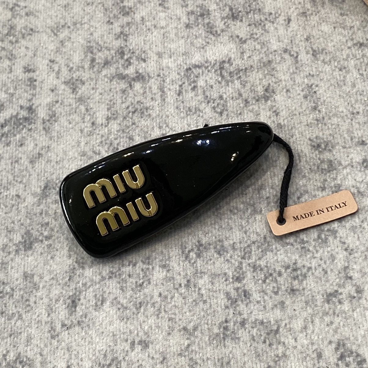 Miu Miu MIU MIU Patent Leather Hair Clip BLACK Size ONE SIZE - 1 Thumbnail