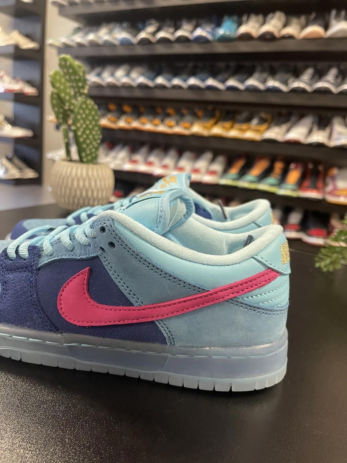 Nike Size 5 - Nike Dunk Low SB x Run The Jewels 4/20 DO9404-400 Size US 5 / EU 37 - 5 Thumbnail