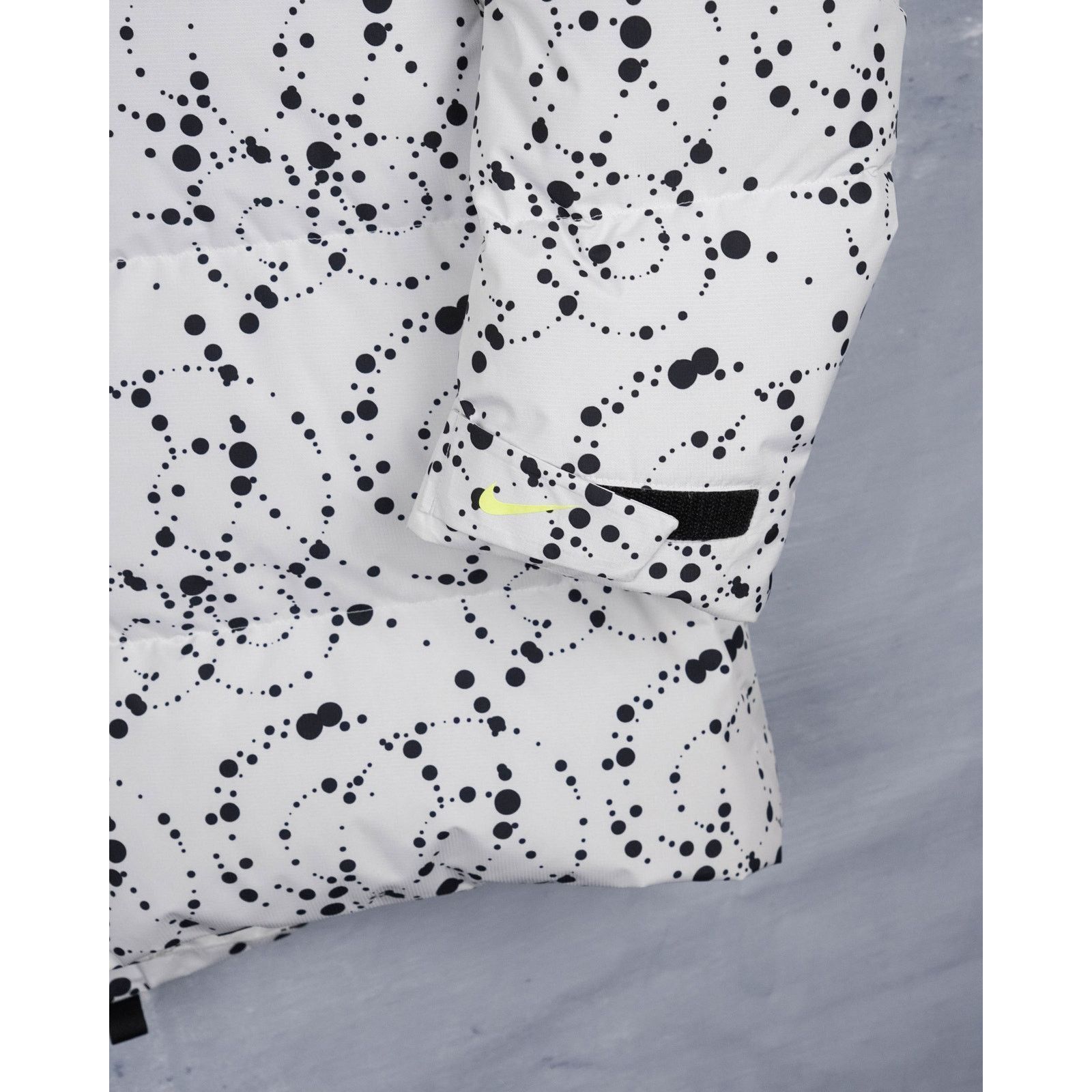 Nike ACG Nike acg white splatter tech winter goose down puffer jacket Size US L / EU 52-54 / 3 - 12 Thumbnail