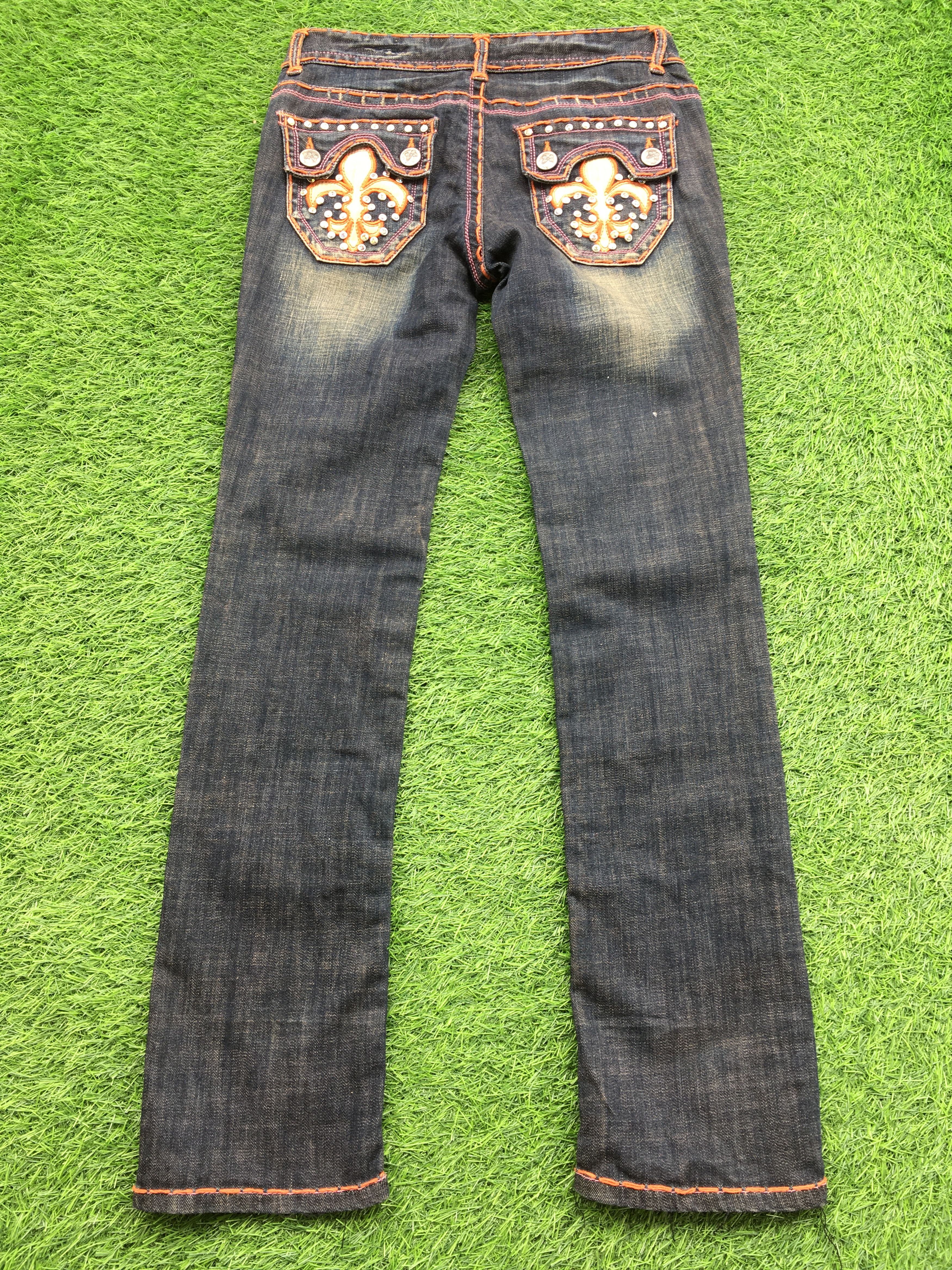 Japanese Brand Fleur De Lis medium blue wash embellished slim jean D-1213 Size 26" / US 2 / IT 38 - 1 Thumbnail