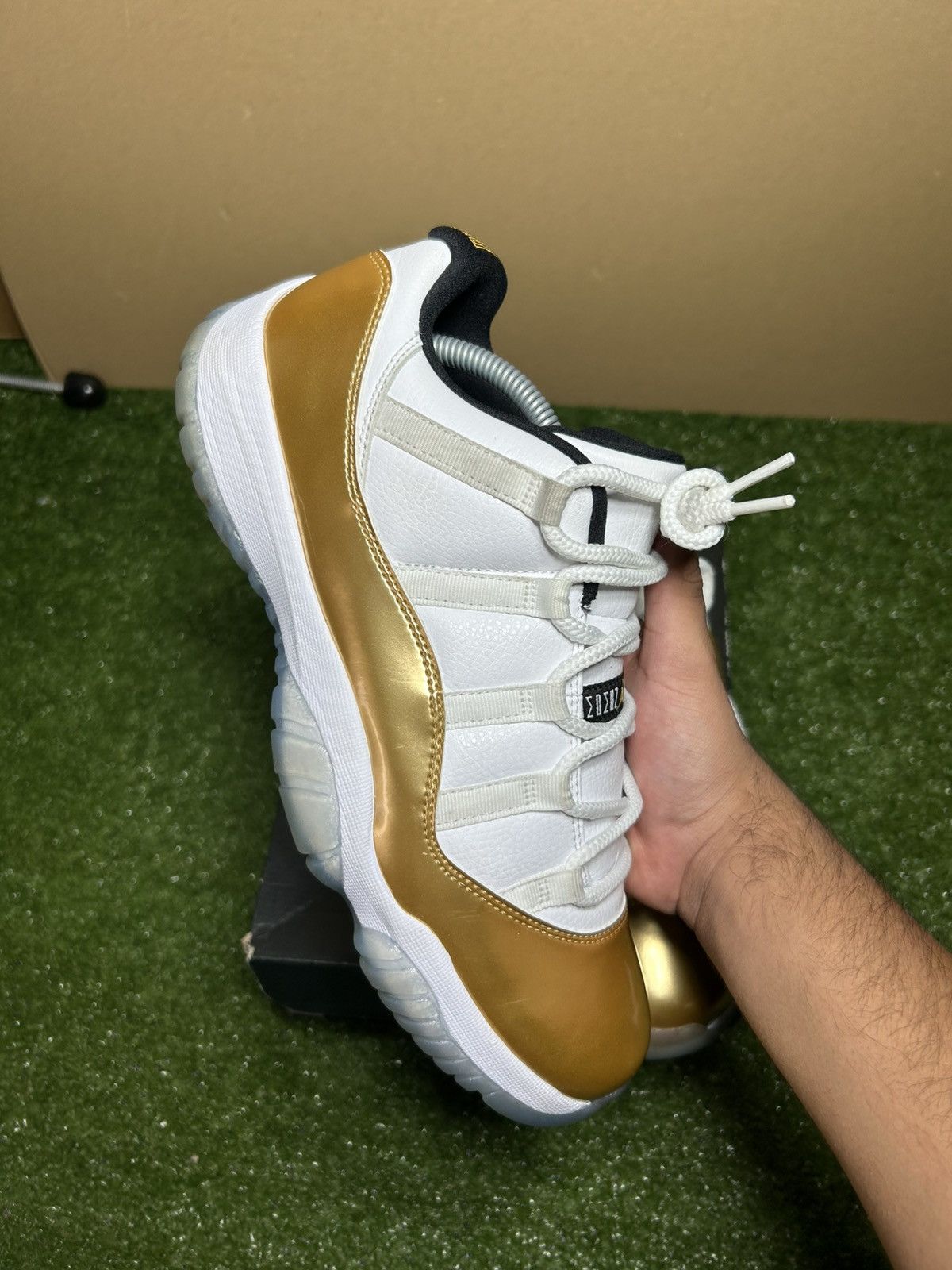 Jordan Brand Jordan 11 low closing ceremony Size US 10.5 / EU 43-44 - 5 Thumbnail