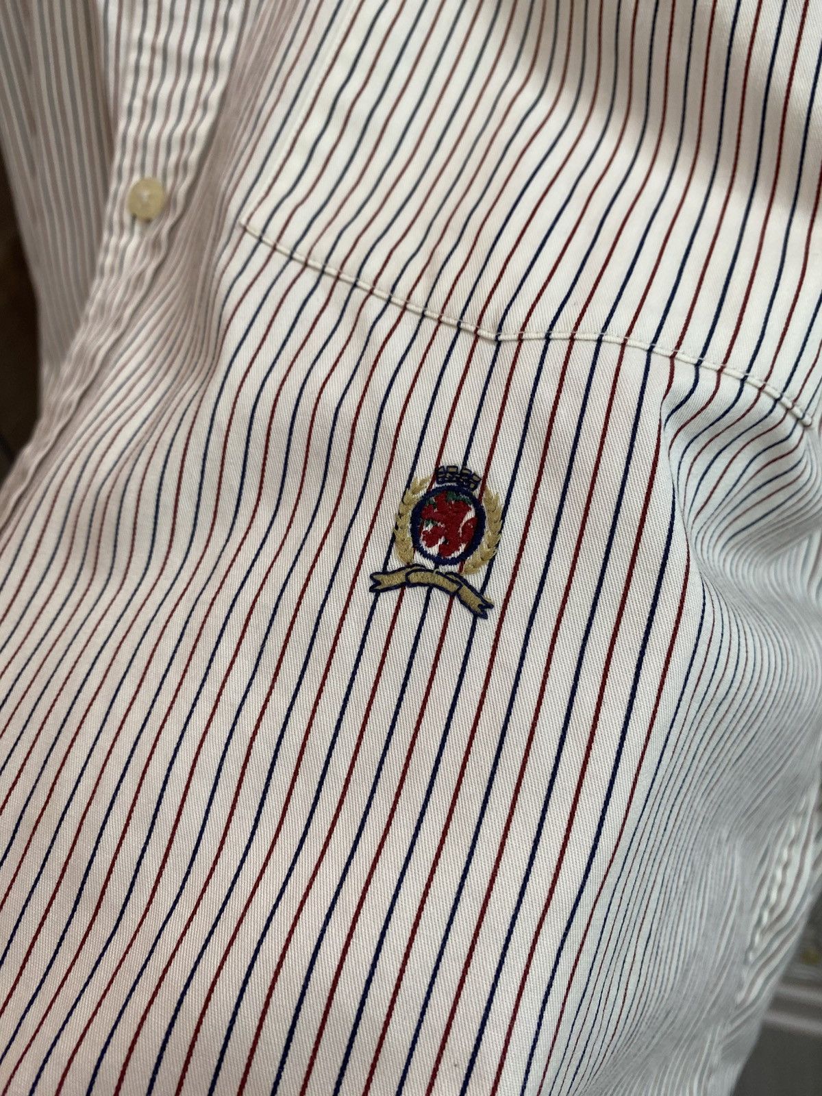 Tommy Hilfiger Vintage Tommy Hilfiger Crest Button Up Shirt Size US L / EU 52-54 / 3 - 2 Thumbnail