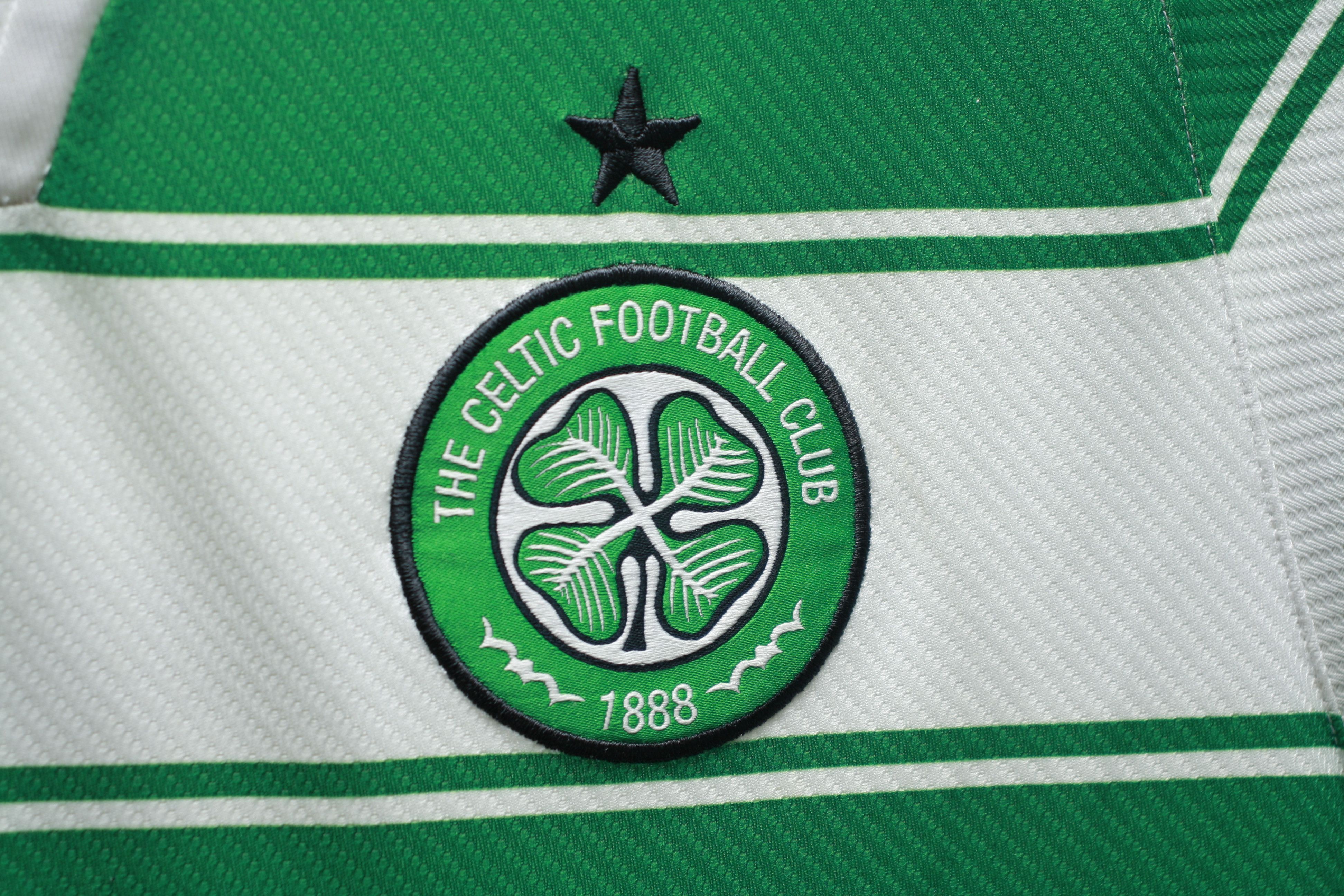 New Balance Football Shirt Celtic Glasgow Hoops New Balance Jersey Size US L / EU 52-54 / 3 - 5 Thumbnail
