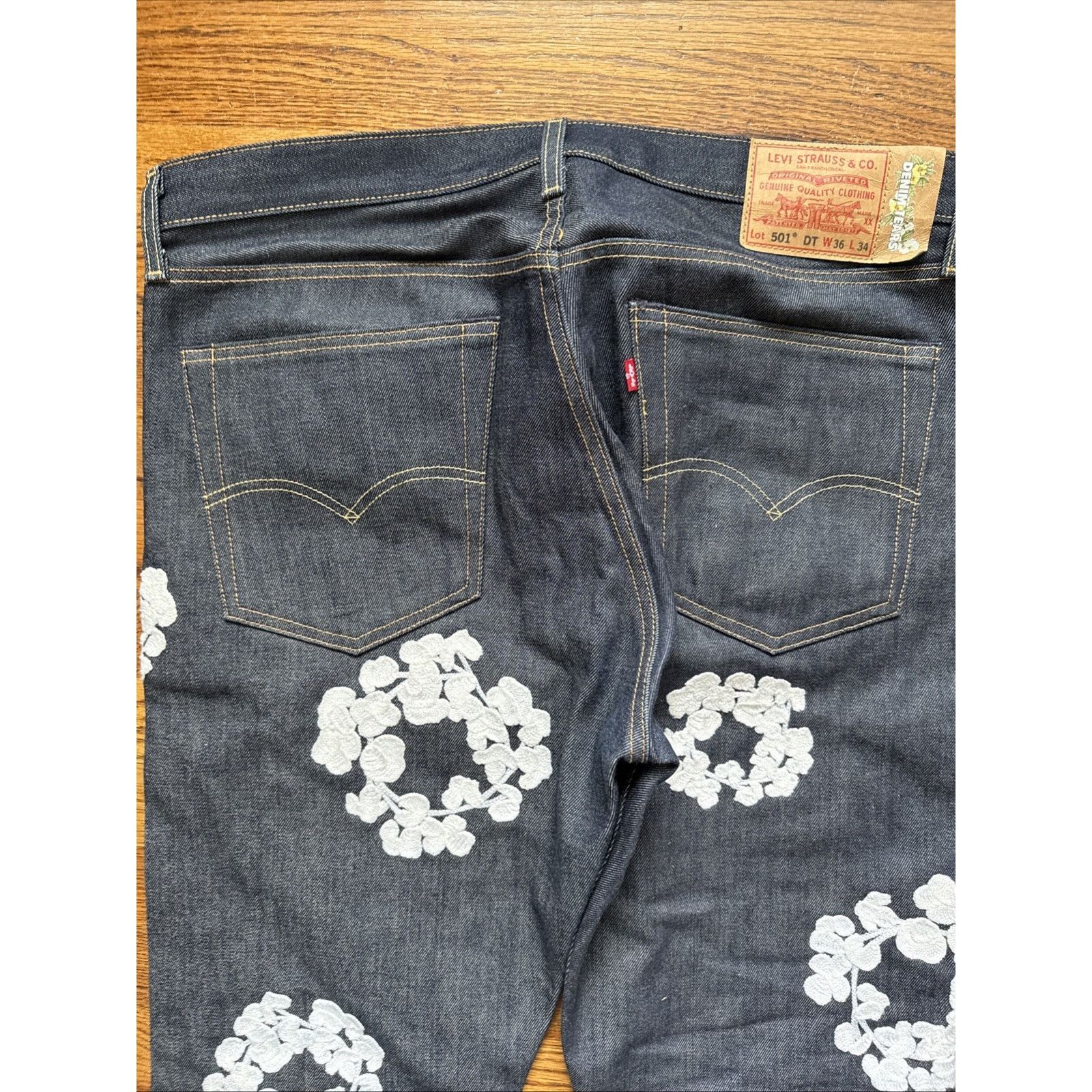 DENIM TEARS LEVI'Sx Denim Tears Embroidered Cotton Wreath Denim Jean Size US 38 / EU 54 - 12 Thumbnail