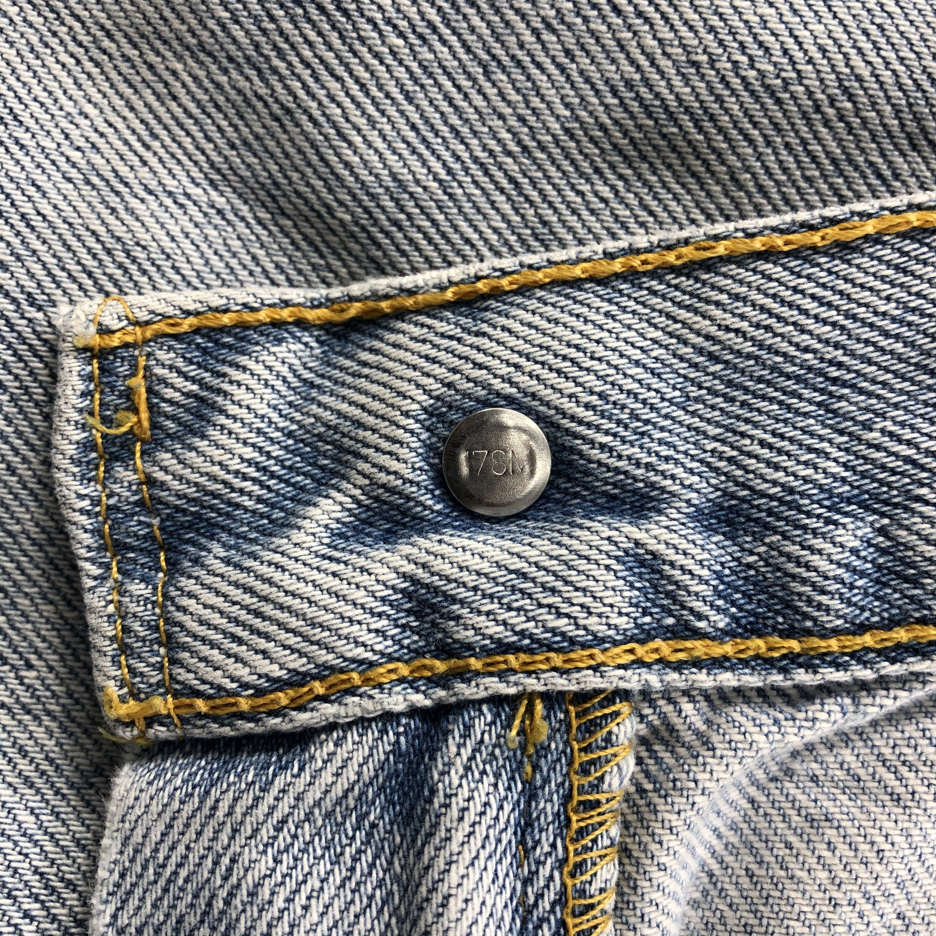 Levi's × Vintage 90s Vintage Light Wash Levis 550 Jeans-JM1693 Size US 36 / EU 52 - 9 Thumbnail