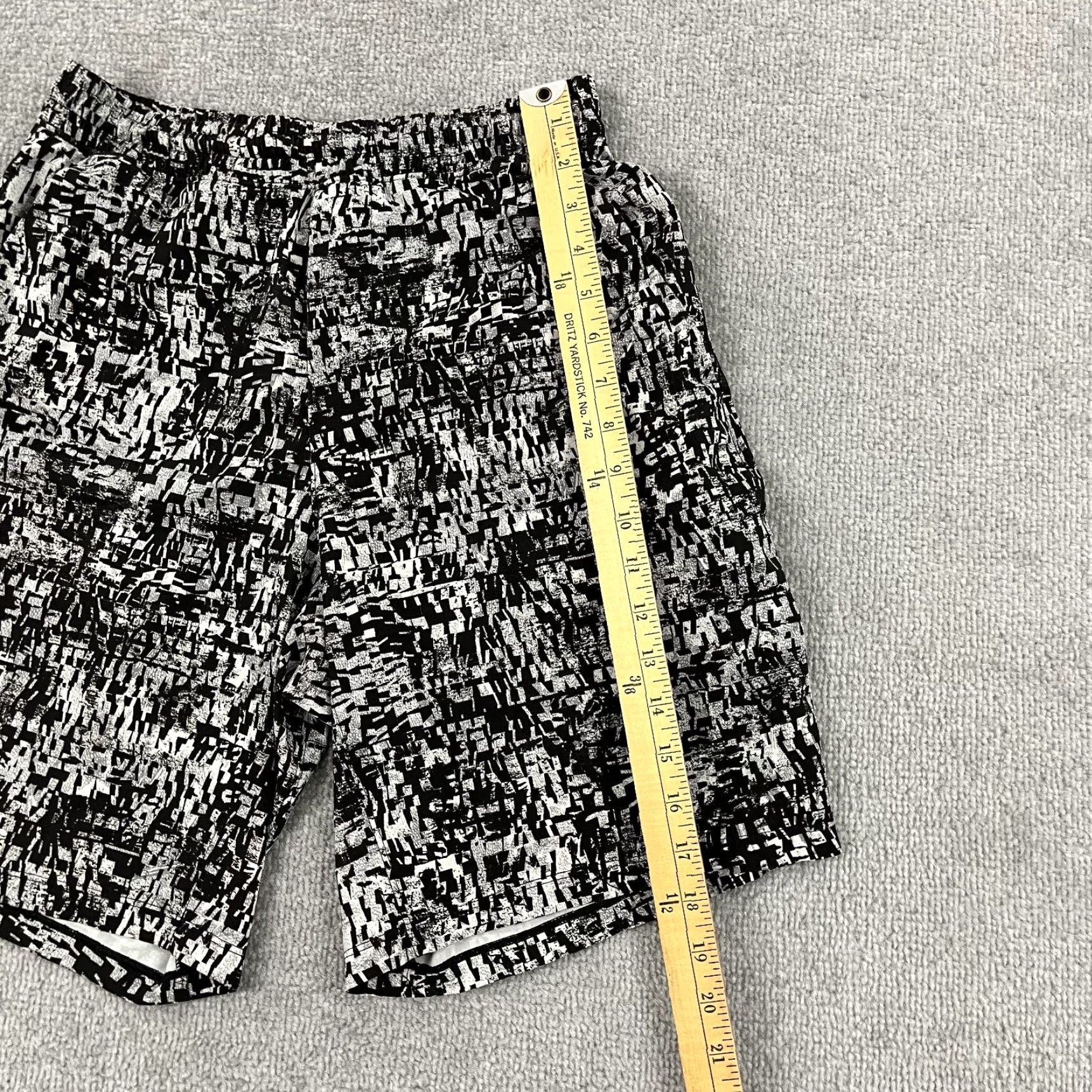 Lululemon Lululemon Pace Breaker Shorts Men Small x 9" Unlined Active Running Training Gym Size US 29 - 3 Thumbnail