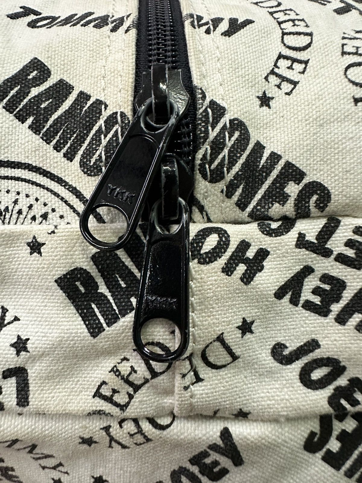 Hysteric Glamour HYSTERIC GLAMOUR X RAMONES FUFFLE BAG Size ONE SIZE - 9 Thumbnail