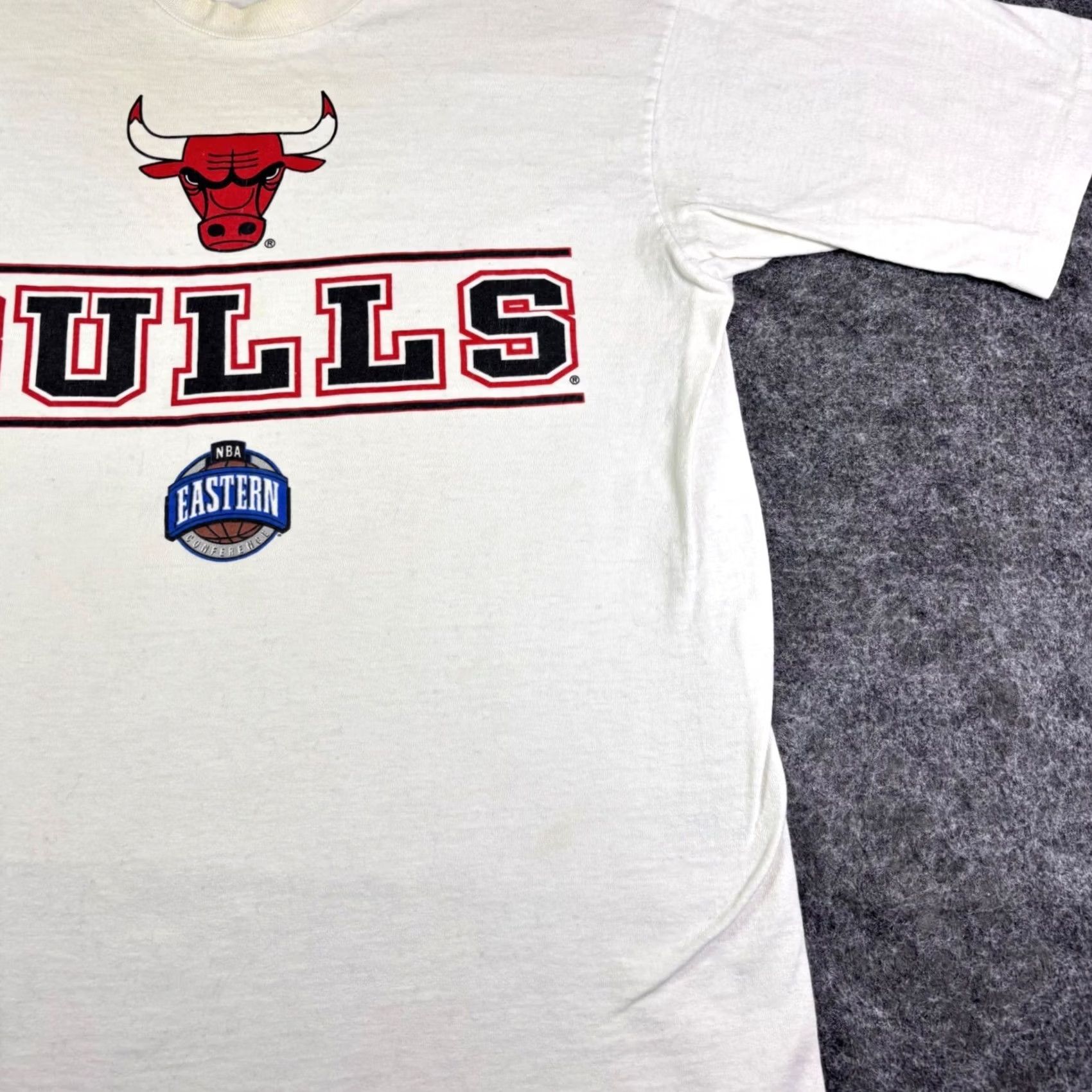 Salem Sportswear VINTAGE Salem Sportswear Chicago Bulls NBA T-Shirt White L Mens 90s Size US L / EU 52-54 / 3 - 7 Thumbnail