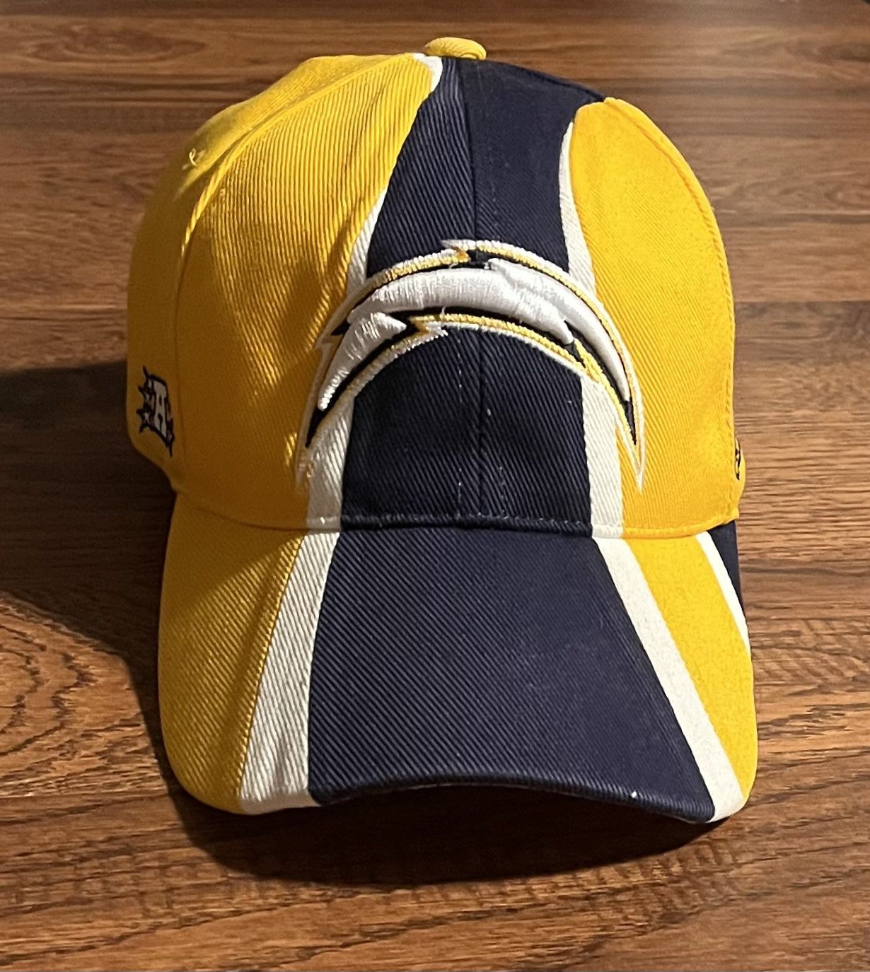 NFL Reebok Vintage NFL San Diego Chargers Hat Adjustable Cap Size ONE SIZE - 1 Thumbnail