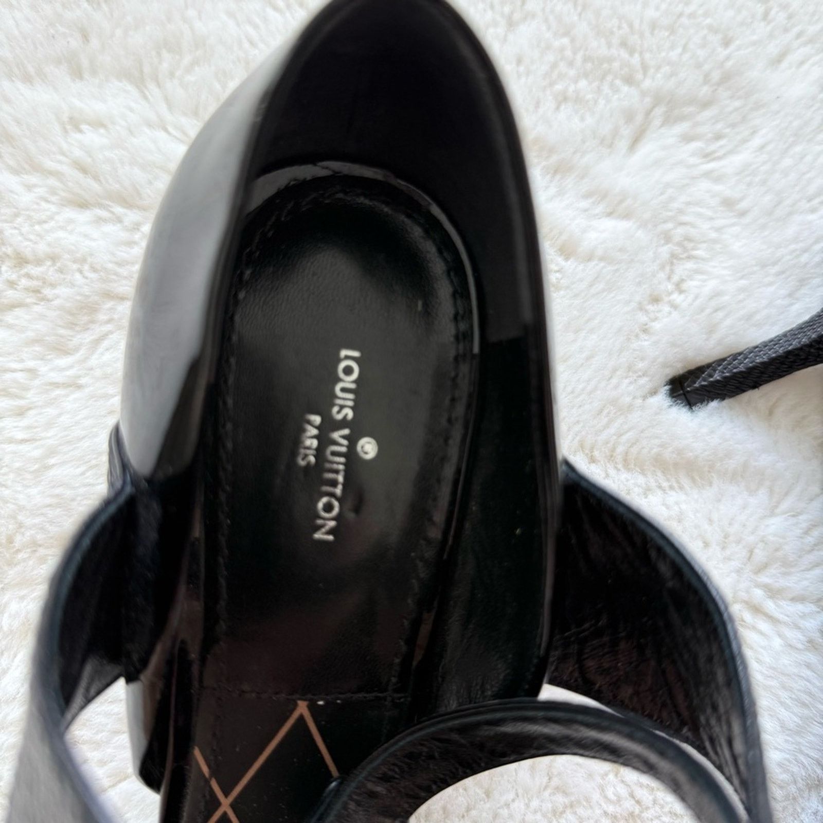 Louis Vuitton Louis Vuitton women shoes size 39 Authentic Retail 1200$ Size US 9 / IT 39 - 3 Thumbnail
