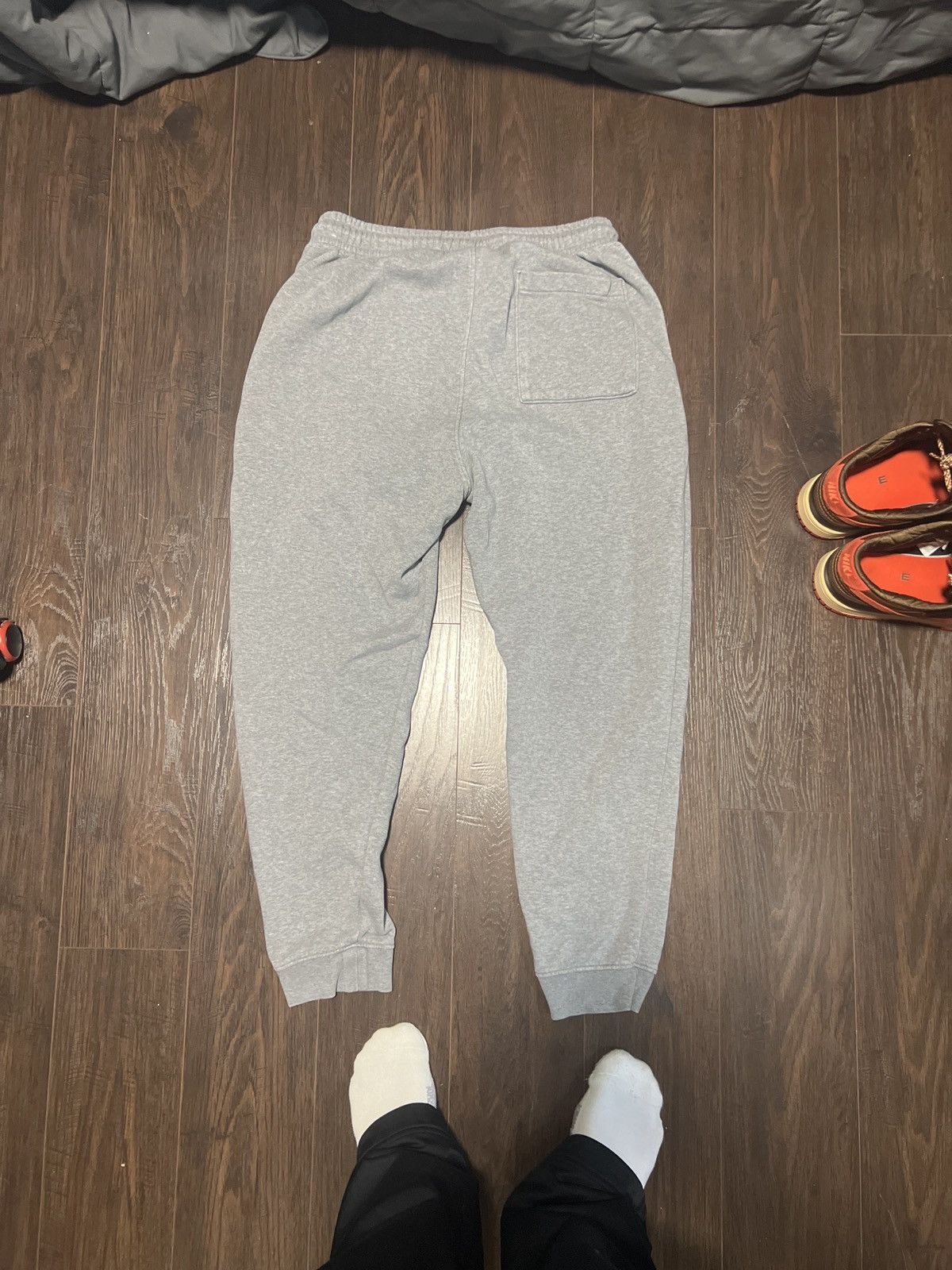 Jordan Brand Jordan grey sweatpants size L Size US 35 - 1 Thumbnail