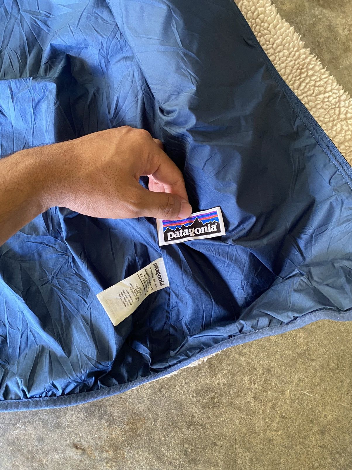 Patagonia Patagonia Creme Tone Outdoor Fleece Jacket XF 41 for Women 🔥 Size L / US 10 / IT 46 - 8 Thumbnail