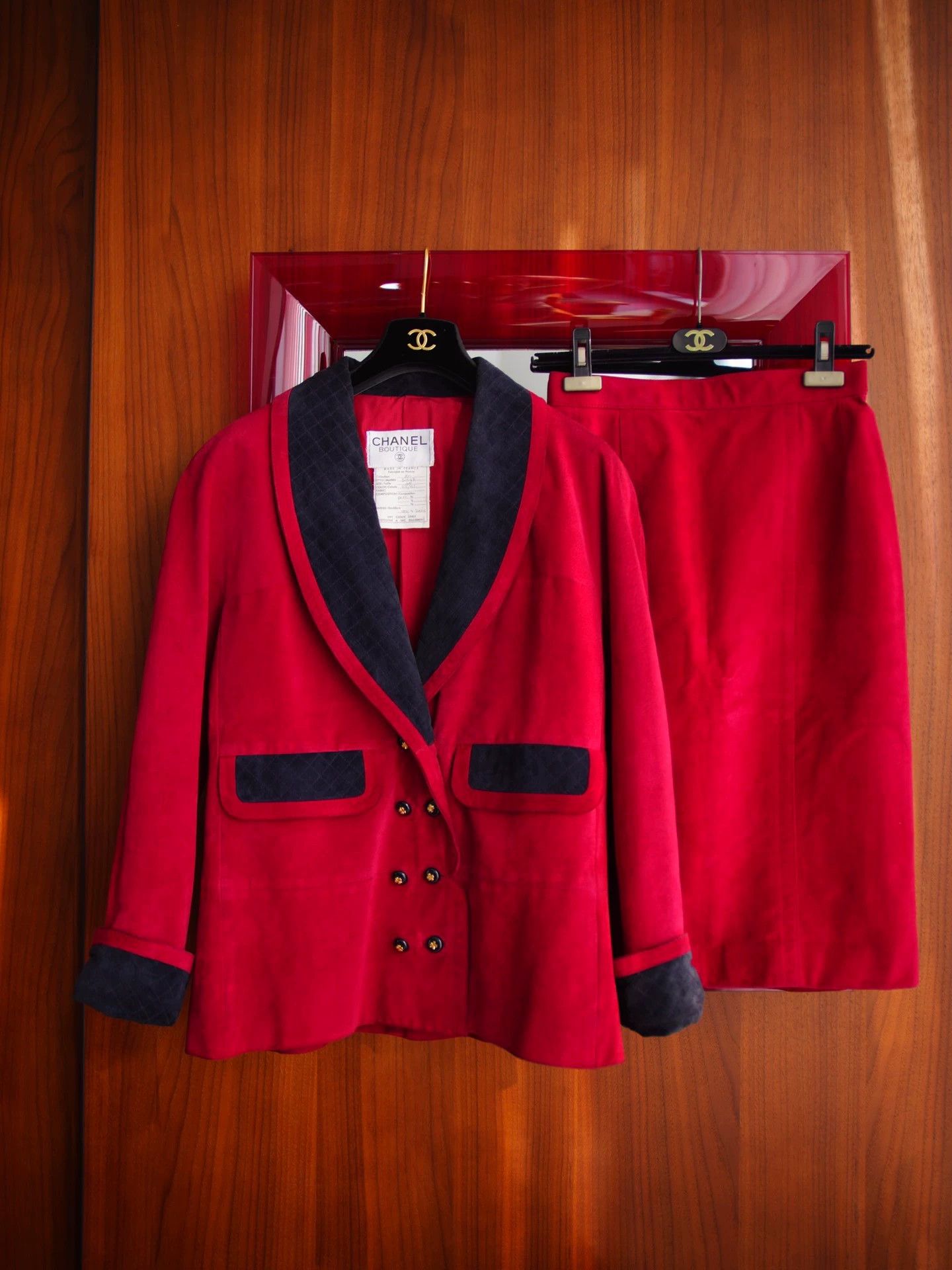 Chanel Chanel 1990 FW Runway 2-Piece Suit Crimson Navy Suede Fr40 Size L / US 10 / IT 46 - 3 Thumbnail