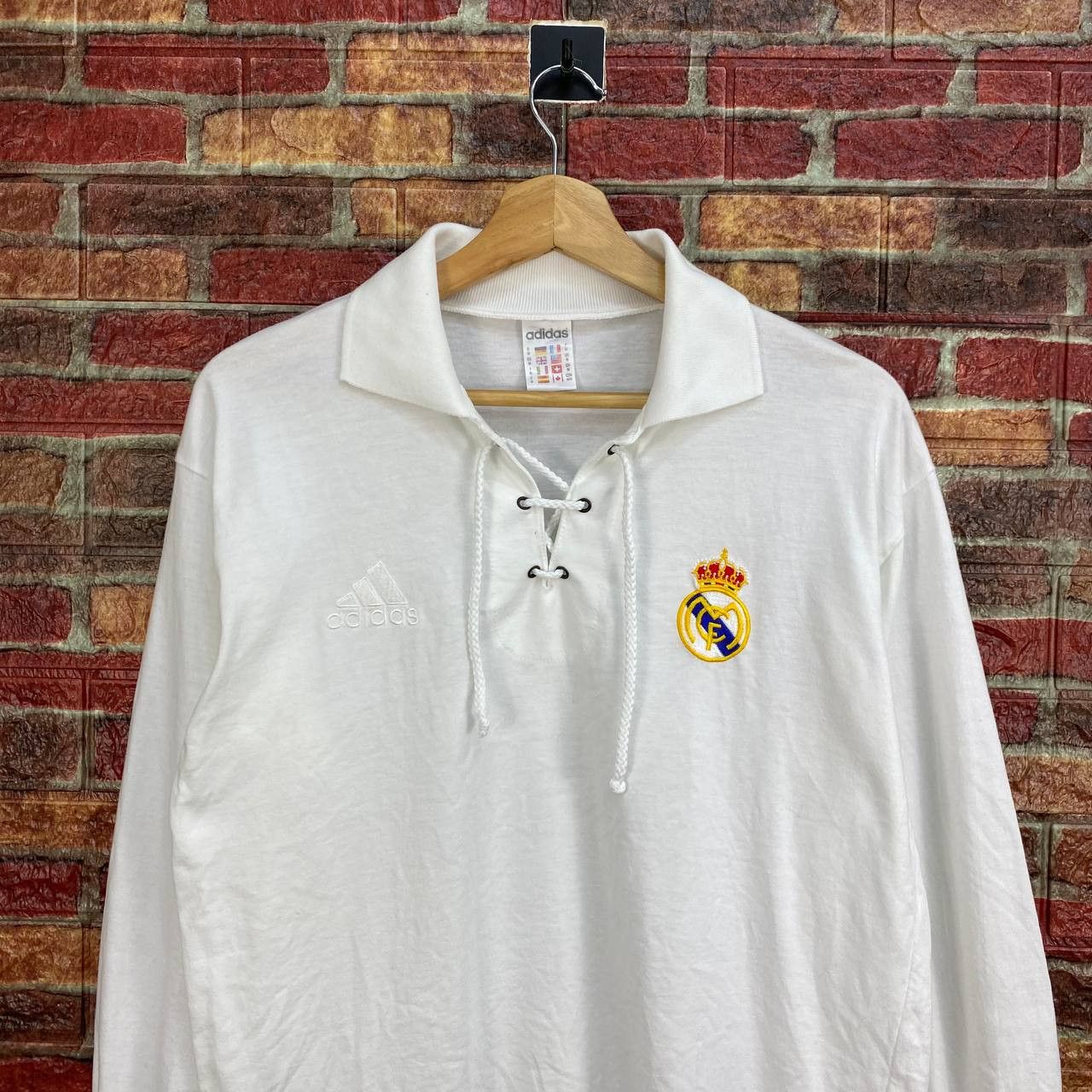 Vintage RARE VINTAGE REAL MADRID ADIDAS HERITAGE LACE UP LONGSLEEVE Size US M / EU 48-50 / 2 - 3 Thumbnail