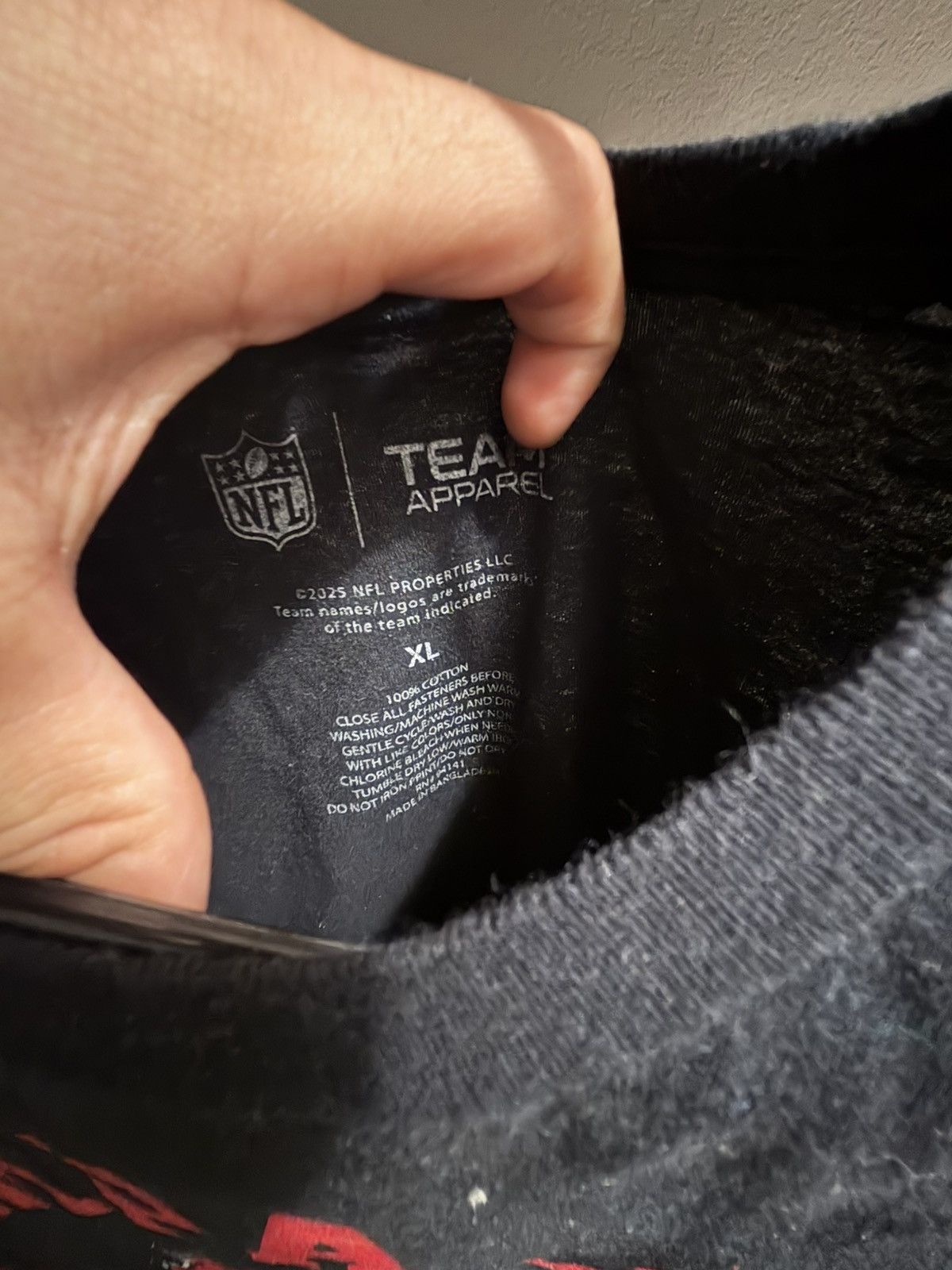 NFL Tampa Bay Buccaneers Tshirt Size Xl NFL team apparel Size US XL / EU 56 / 4 - 2 Thumbnail