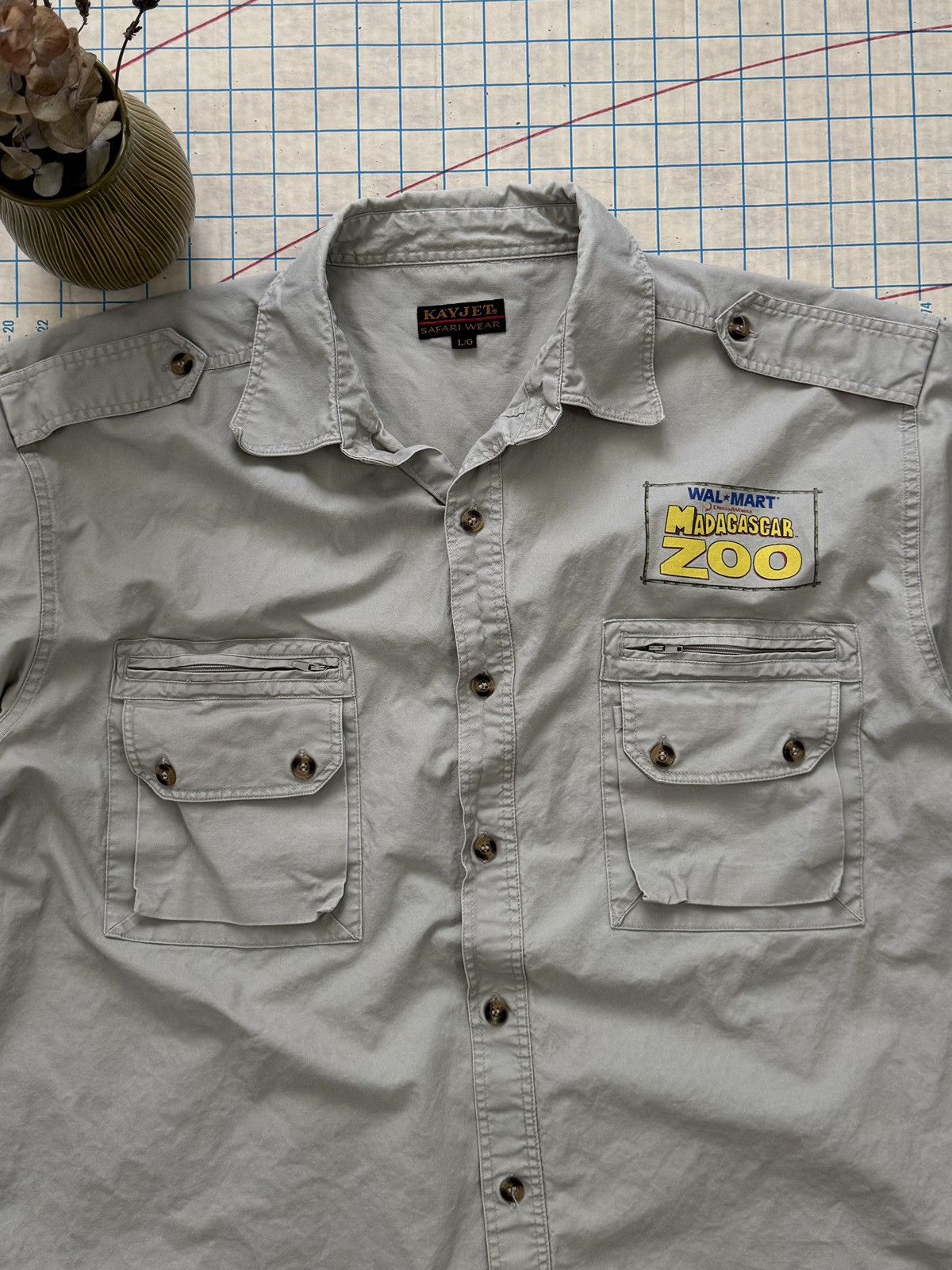 Vintage Vintage Madagascar Zoo Keeper Promo Button Up Short Sleeve Size US L / EU 52-54 / 3 - 4 Thumbnail