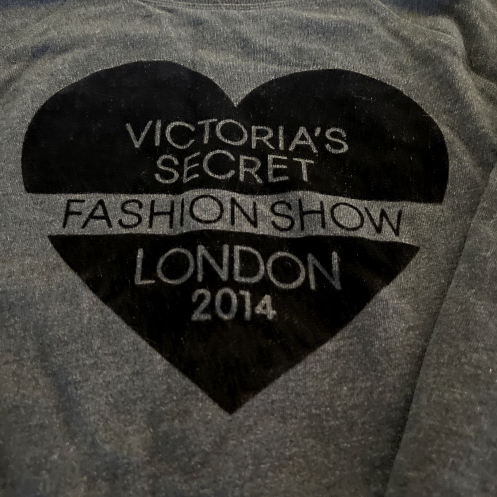 Victoria's Secret VICTORIA'S SECRET Sweatshirt Women S/P Fashion Show London 2014 Heart Grey S Regular Mens Womens Boys Girls Size S / US 4 / IT 40 - 3 Thumbnail