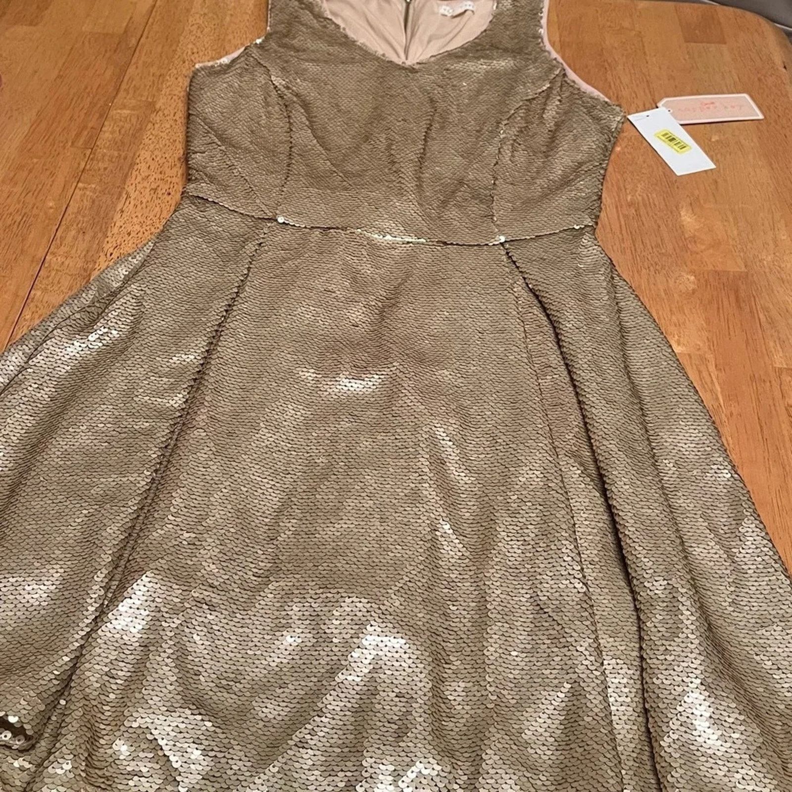 The Unbranded Brand Copper Key gold sequined mini dress, size Large Size L / US 10 / IT 46 - 1 Thumbnail