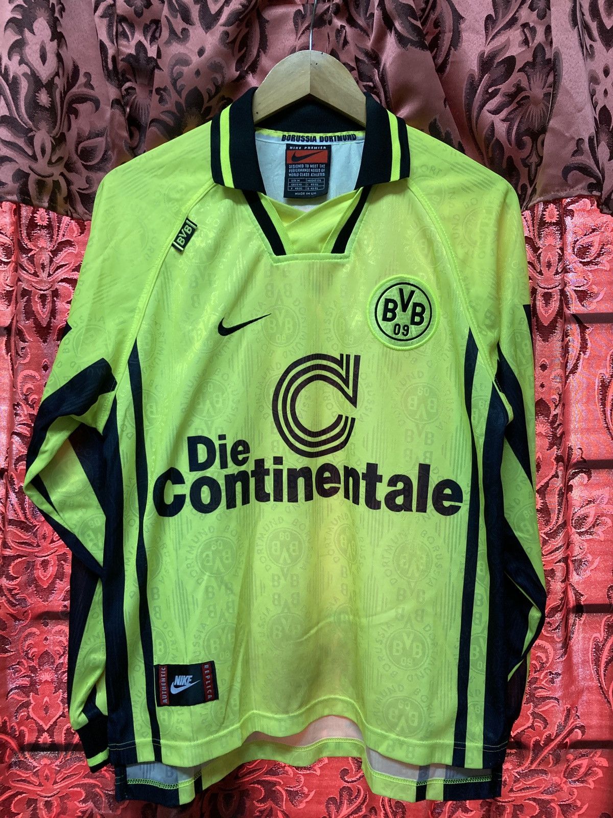Nike BORRUSIA DORTMUND RARE 96 Nike Jersey long sleeve Size US M / EU 48-50 / 2 - 9 Thumbnail