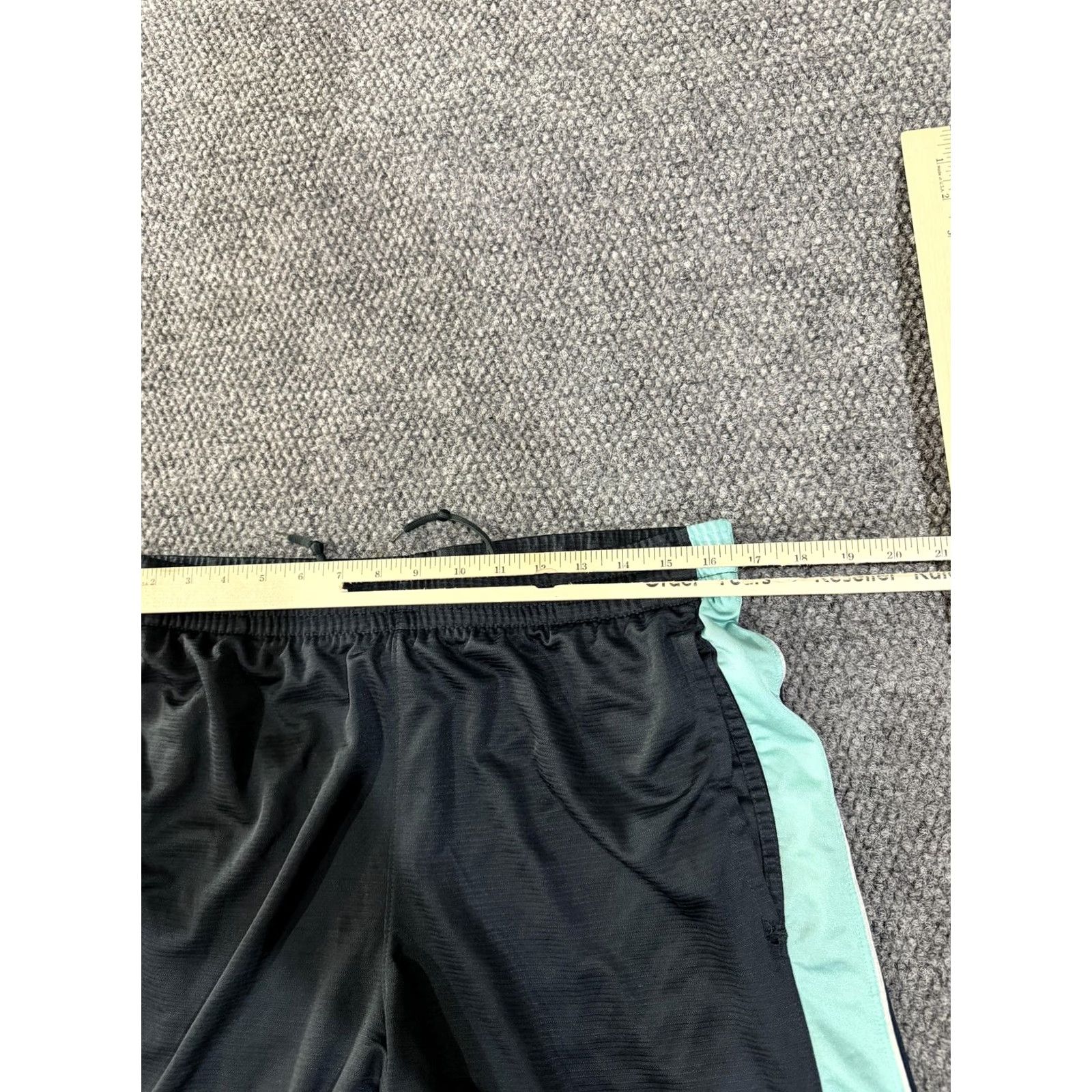 Nike Nike Shorts Mens M Black Colorblock 11 Inch Athletic Gym Training Size US 31 - 3 Thumbnail