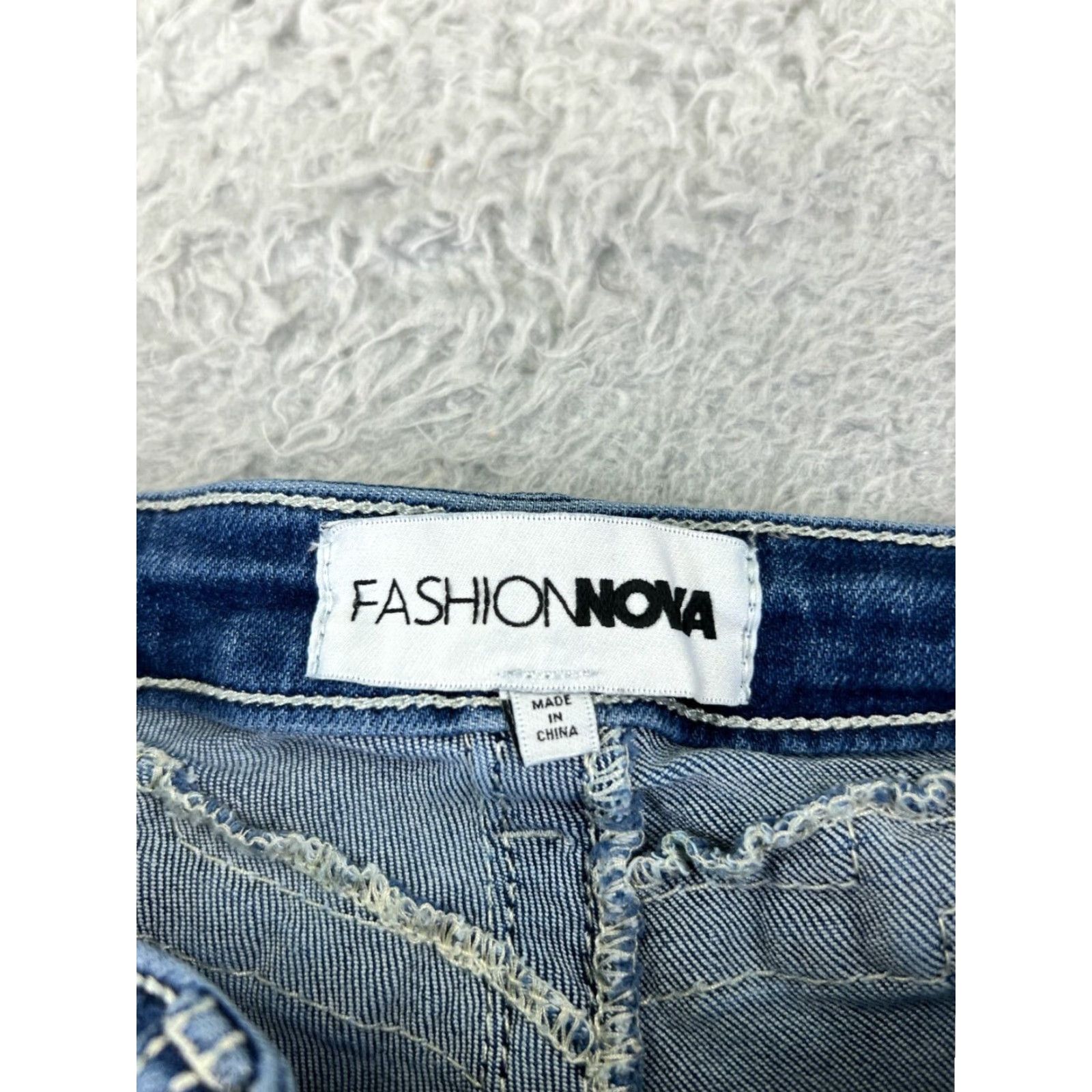 Fashion Nova Fashion Nova Jeans Womens 22x31 Blue Denim Flared Medium Wash Cotton Size 25" / US 0 / IT 36 - 6 Thumbnail