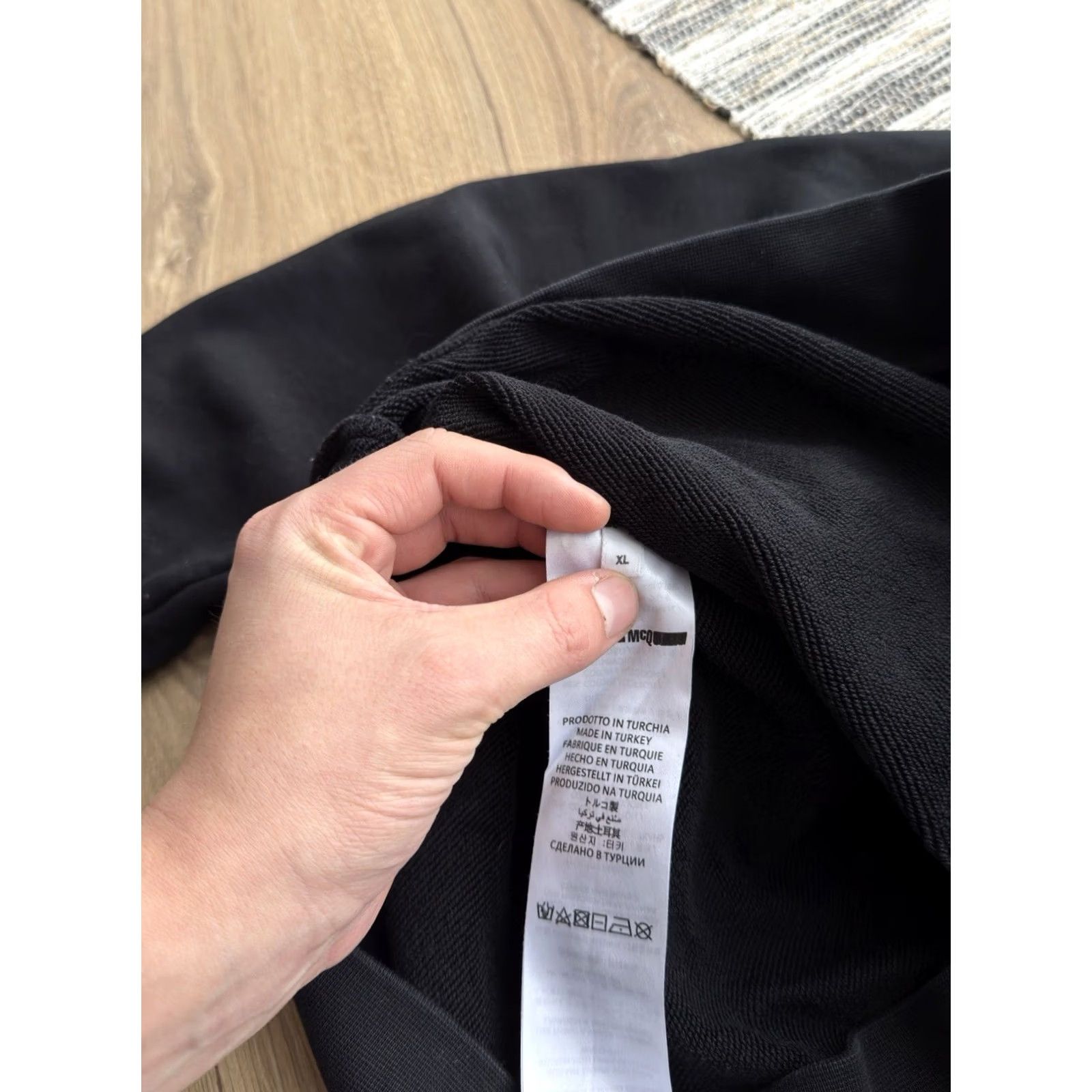 Alexander McQueen VINTAGE Alexander McQueen MCQ Big Logo Black Hoodie Men L Size US L / EU 52-54 / 3 - 7 Thumbnail