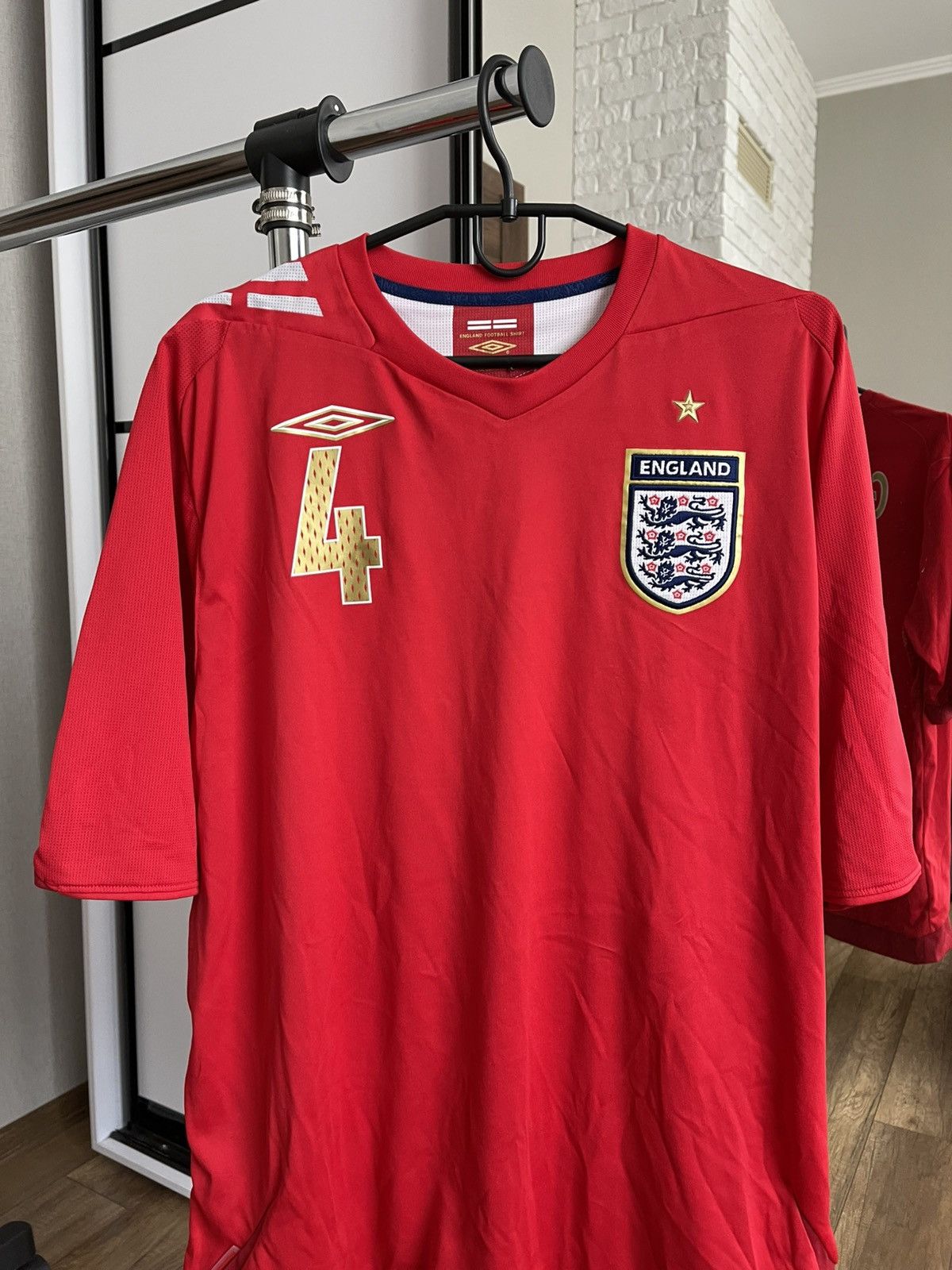 Umbro 2006/2008 Umbro England Gerrard Vintage Soccer Jersey Shirt Size US XL / EU 56 / 4 - 4 Thumbnail