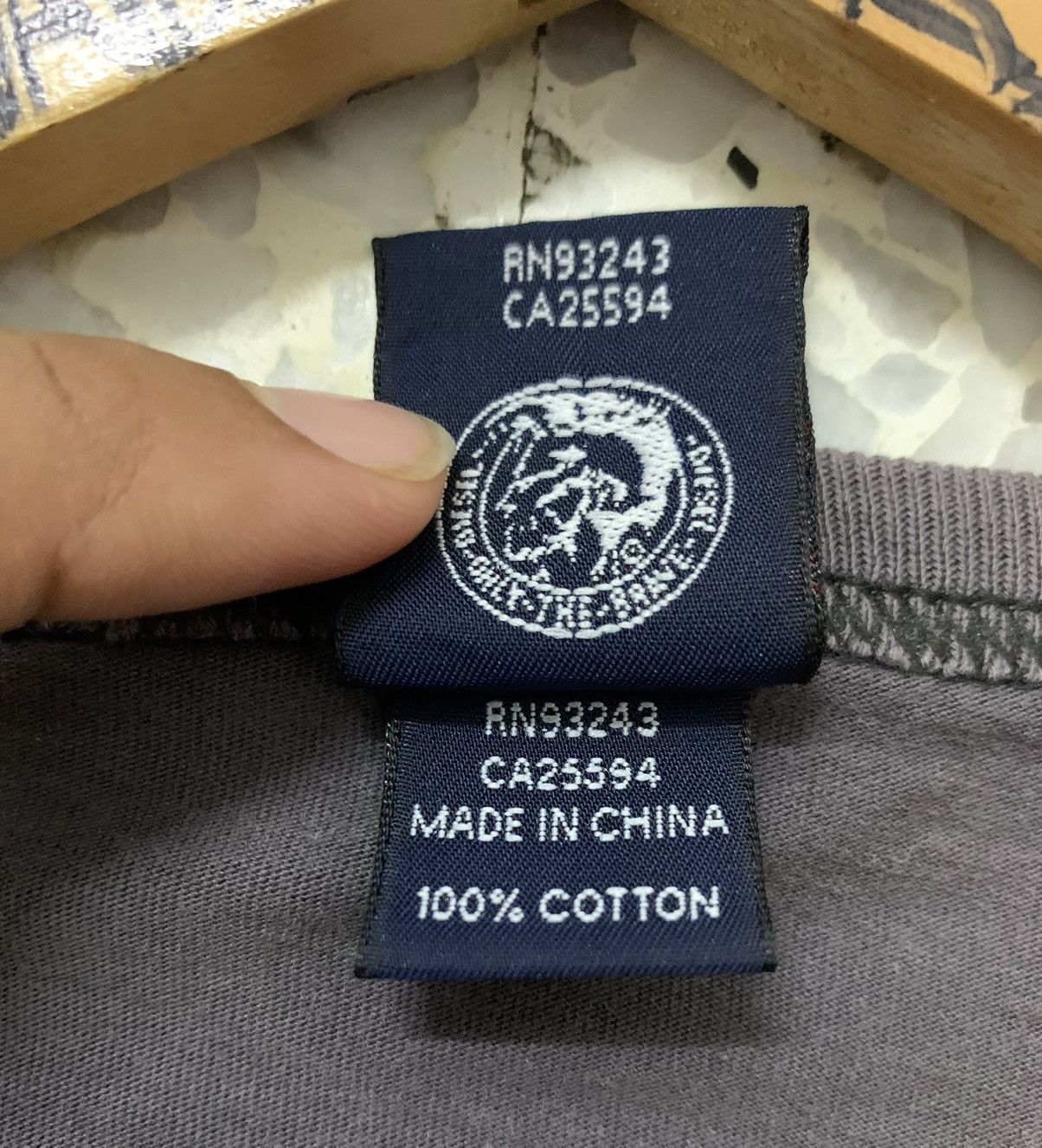 Designer × Diesel × Vintage VINTAGE DIESEL TIGHT ARMS VELVET LOGO Size US L / EU 52-54 / 3 - 4 Thumbnail